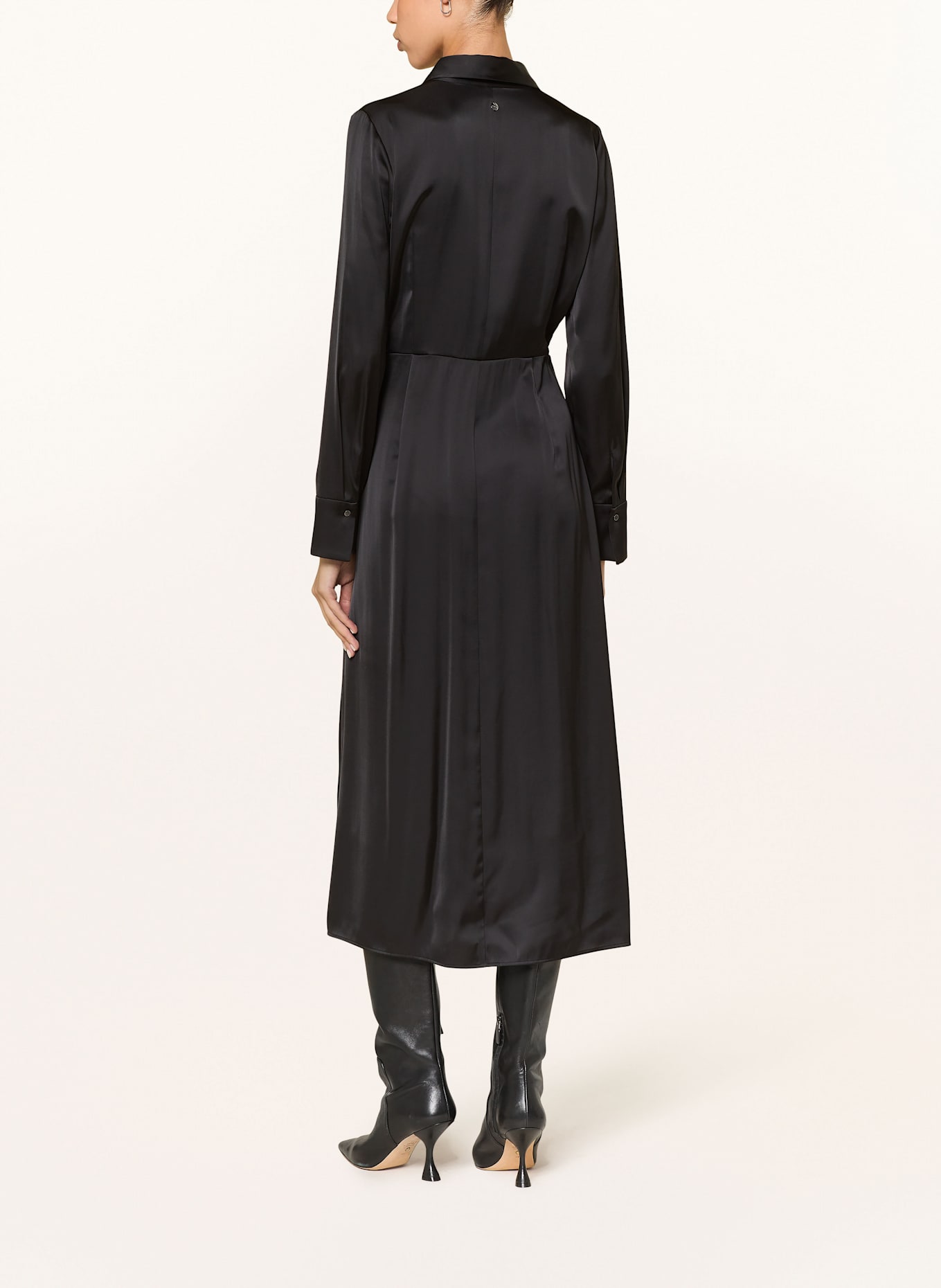 MARC CAIN Satinkleid in Wickeloptik: 900 BLACK