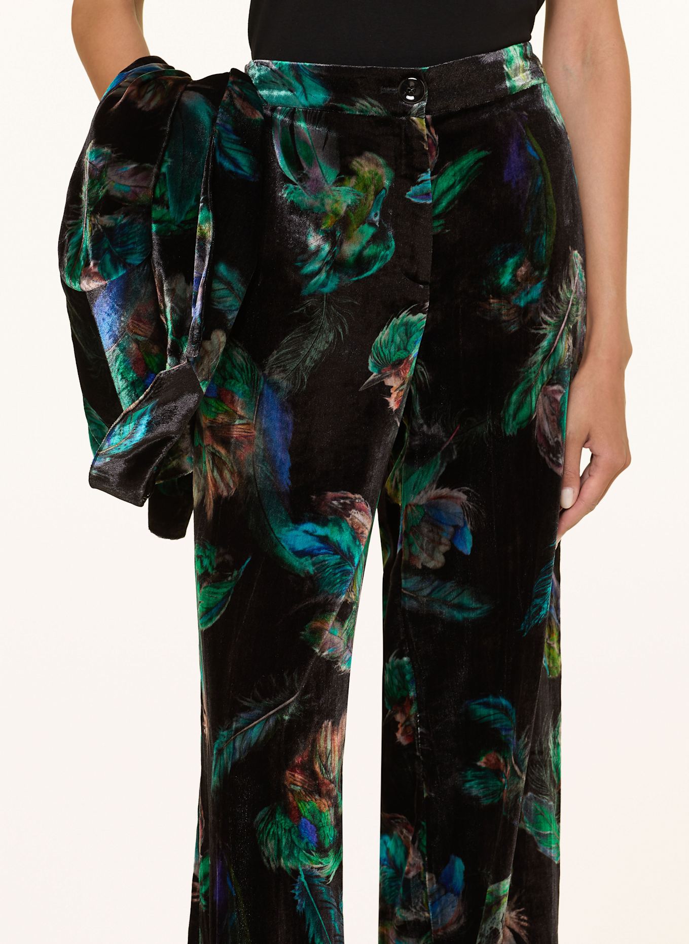 MARC CAIN Marlenehose WARRI aus Samt: 556 dark jade green