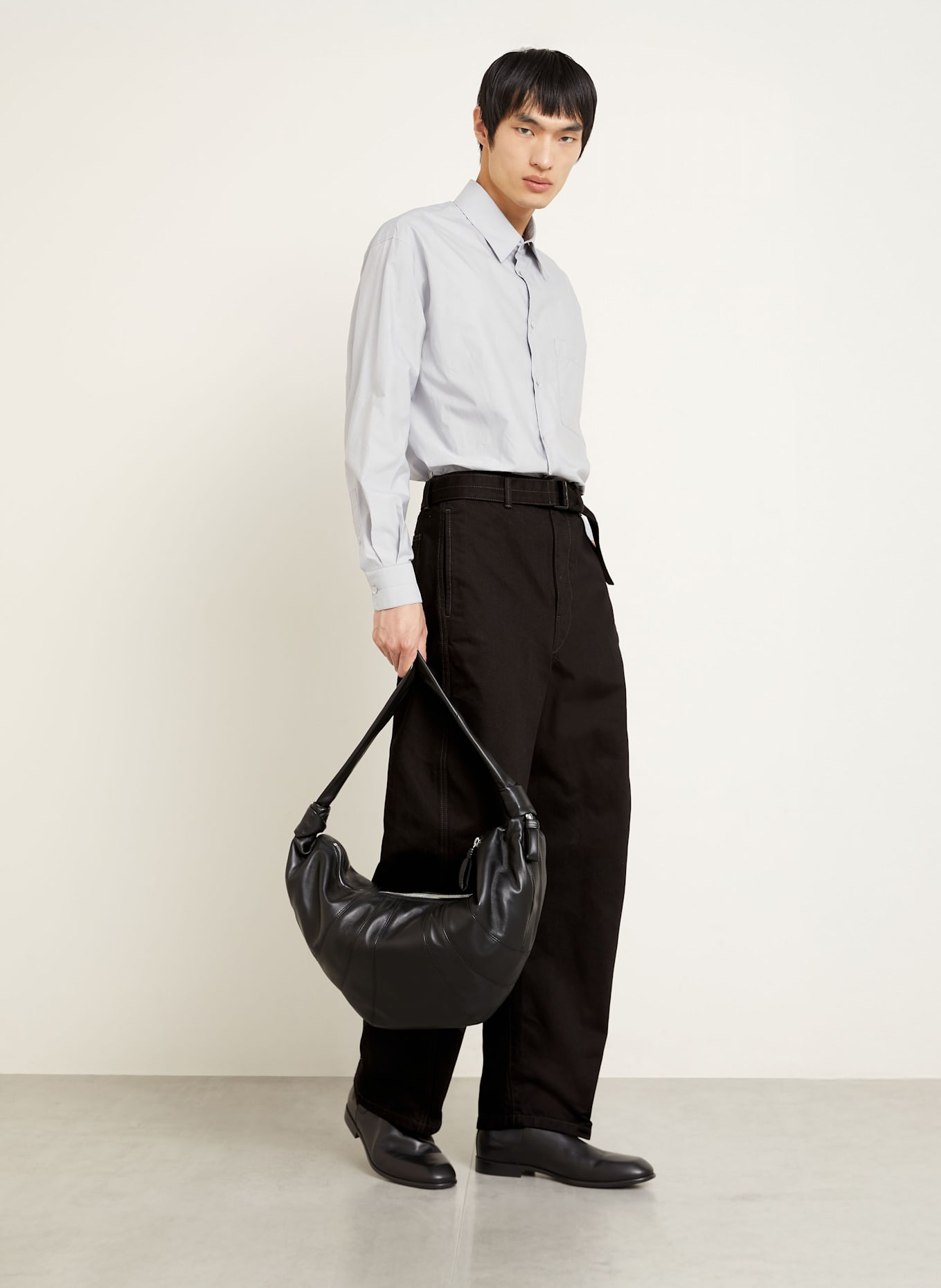 LEMAIRE Umhängetasche CROISSANT LARGE mit Pouch: SCHWARZ