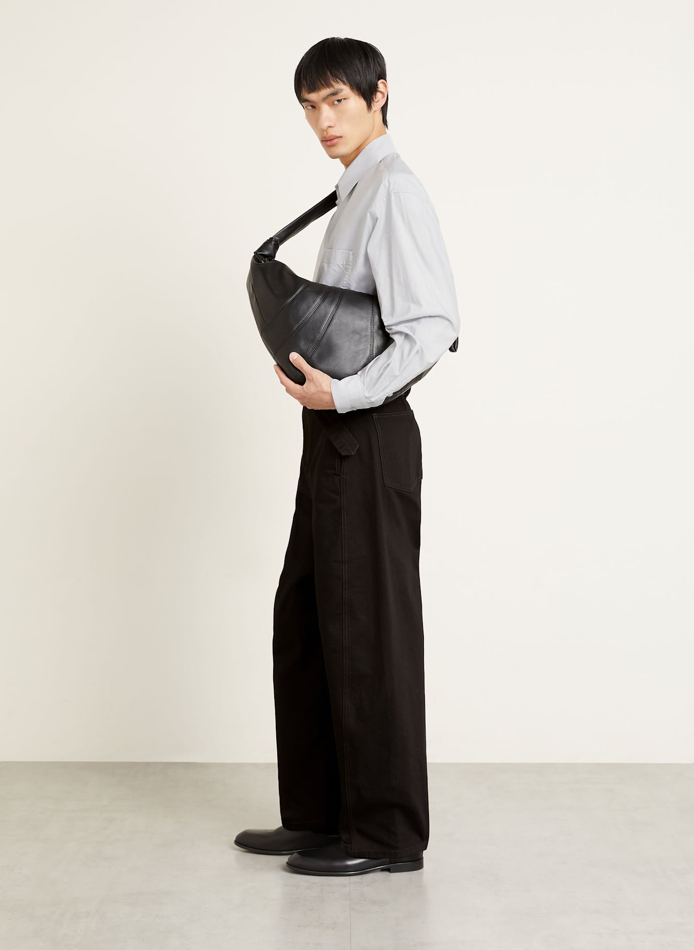 LEMAIRE Umhängetasche CROISSANT LARGE mit Pouch: SCHWARZ