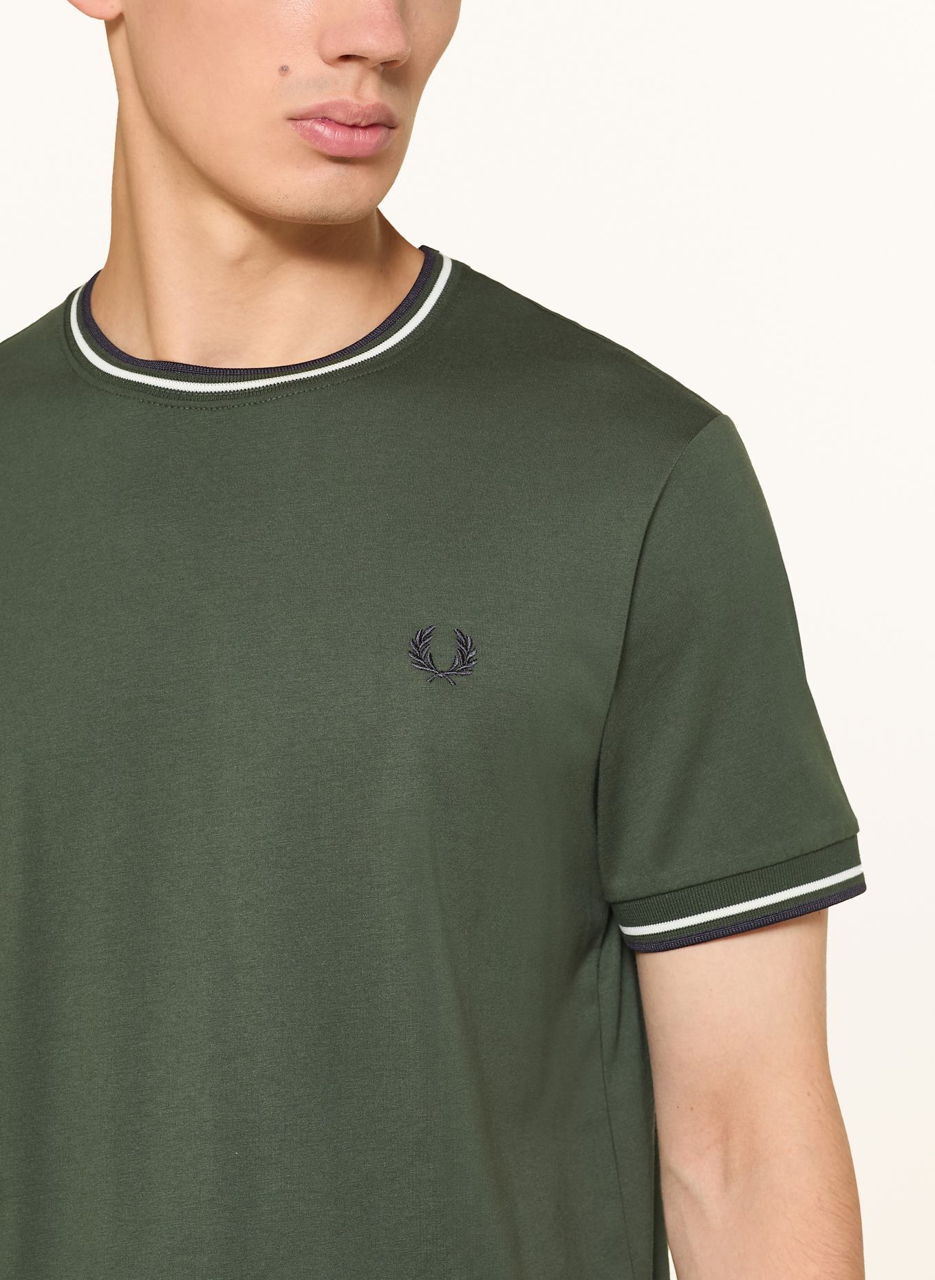 FRED PERRY T-Shirt: DUNKELGRÜN
