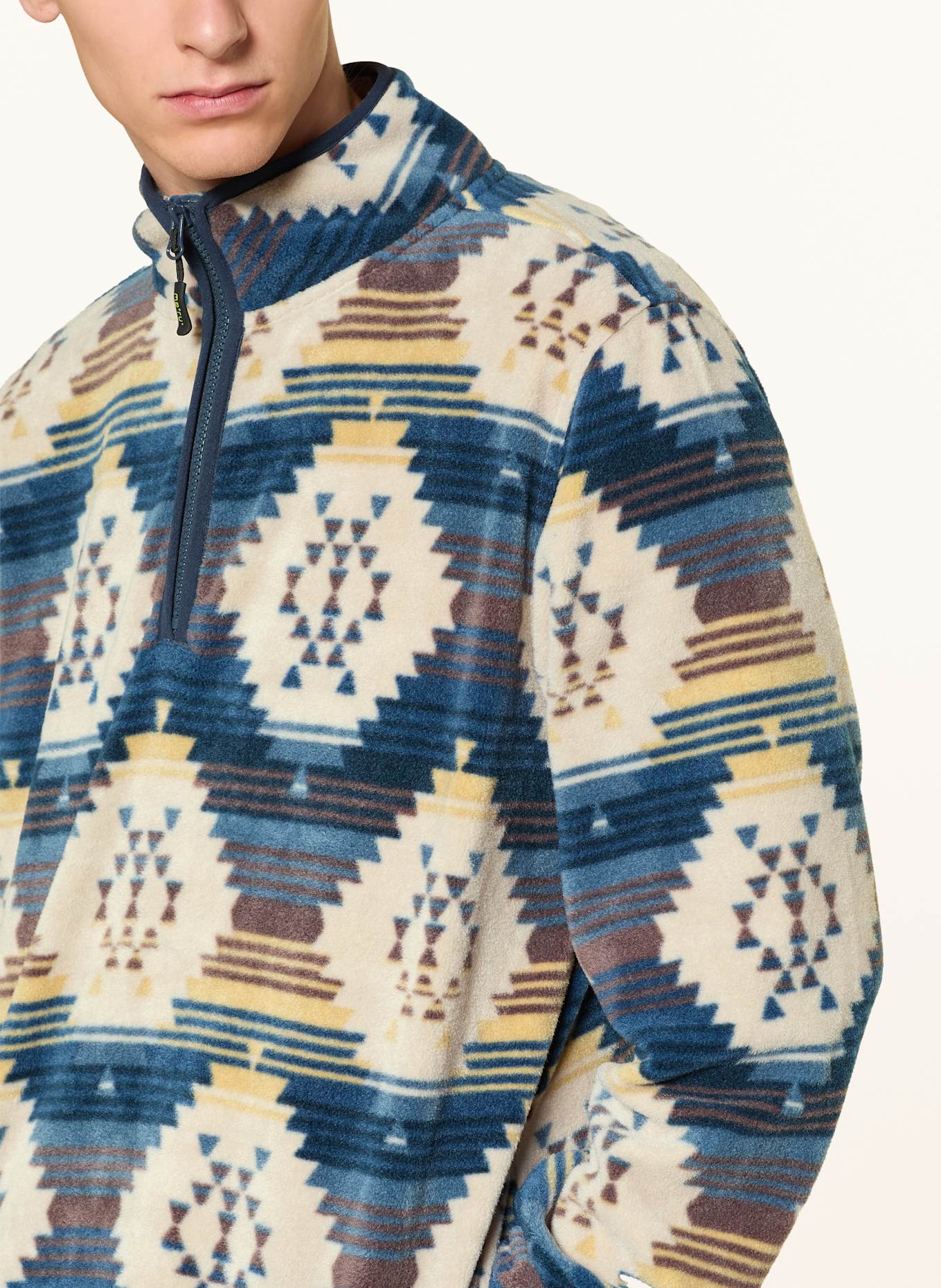 me°ru' TOMAR fleece half-zip sweater: BLUE / WHITE