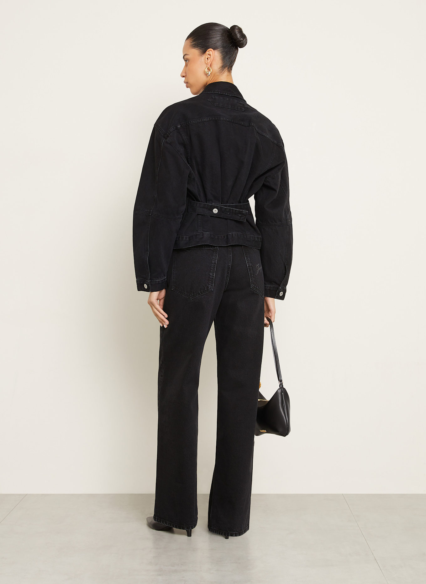 デニム・ジーパン JACQUEMUS Woman Jeans Black PAW00609AD00039 990 JACQUEMUS - Le De Nimes High Rise Denim Wide Jeans Jacquemus