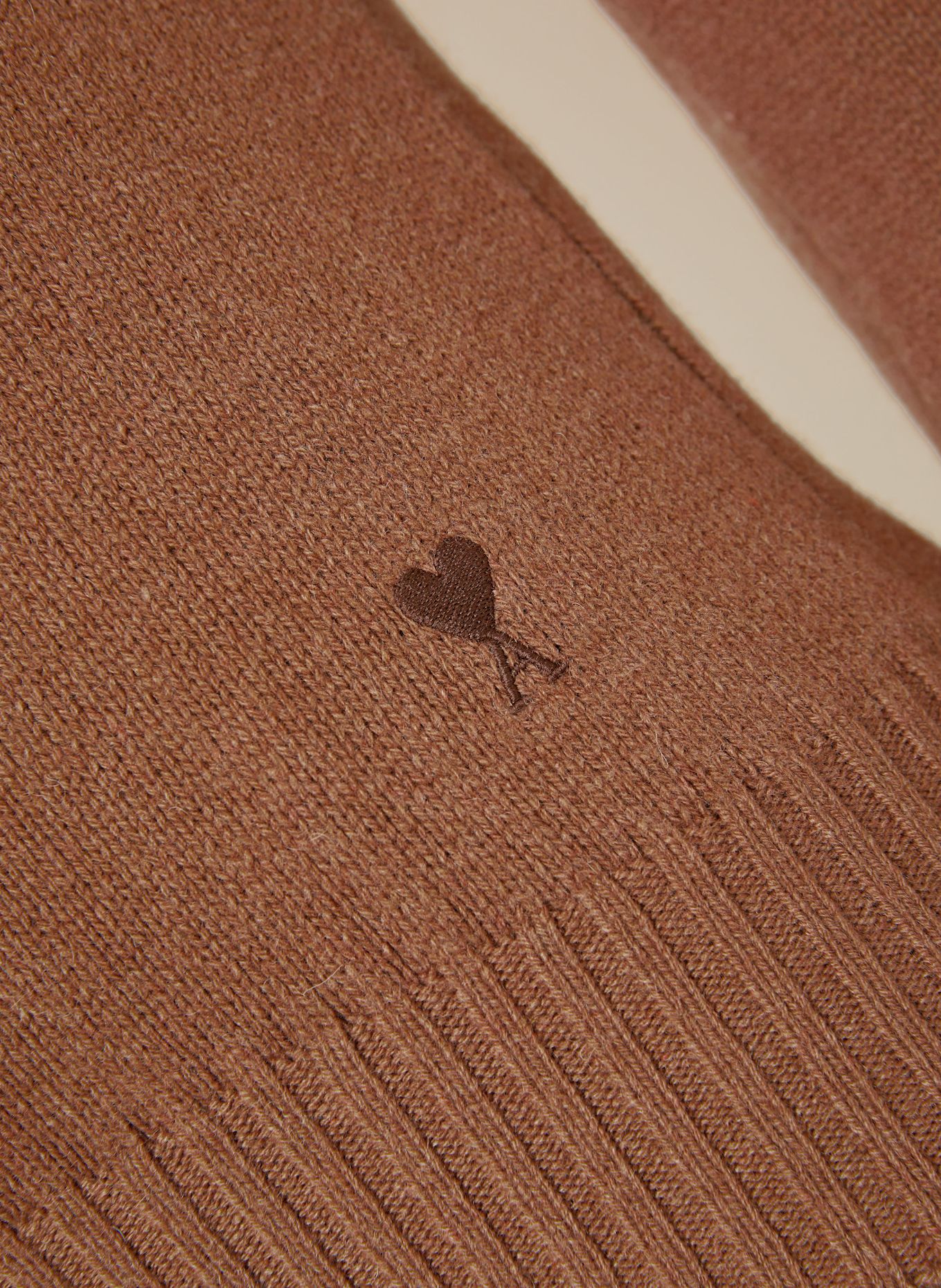 AMI PARIS Pull en cachemire: COGNAC