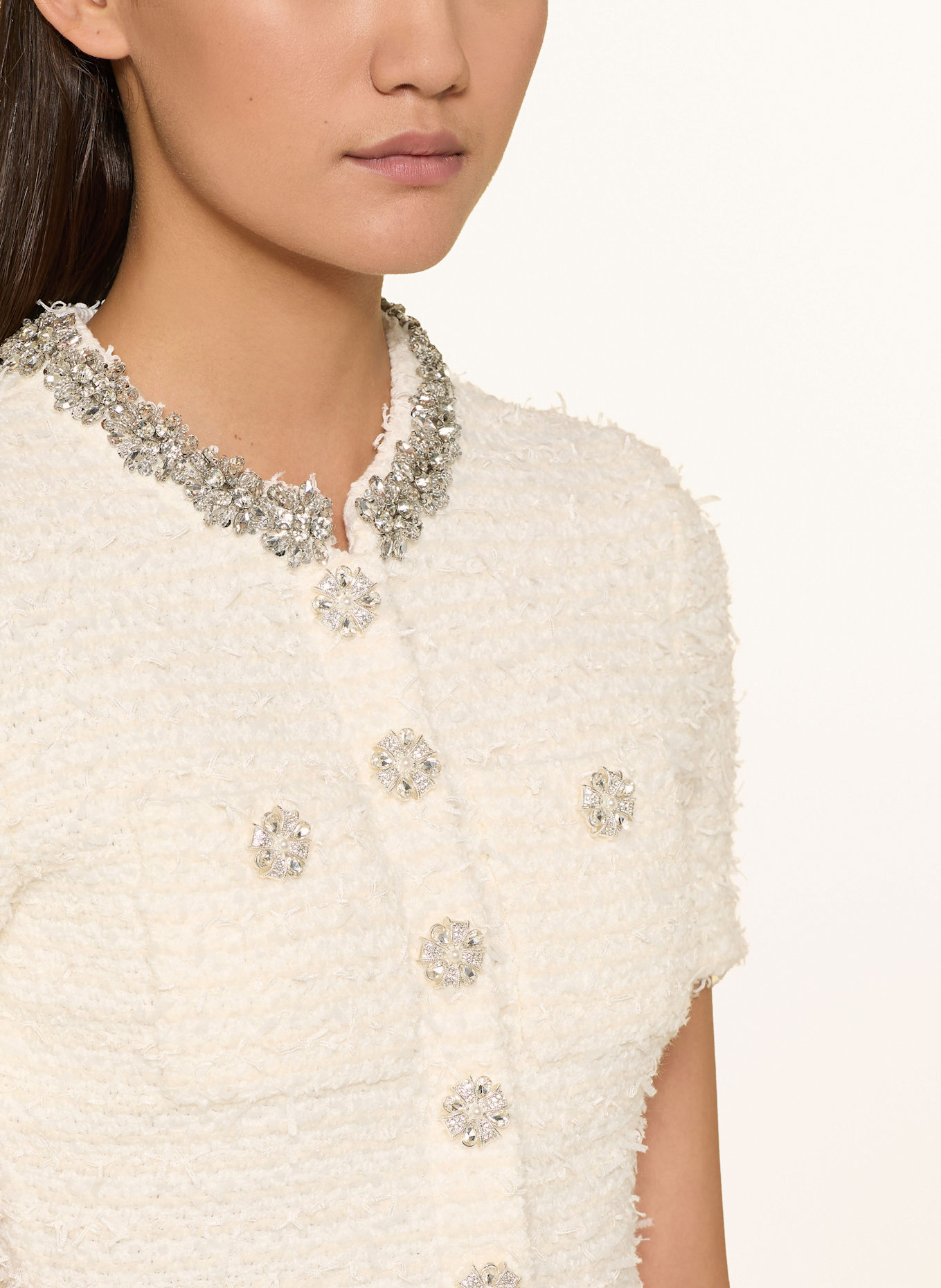 self-portrait Tweed-Kleid mit Schmucksteinen: CREME