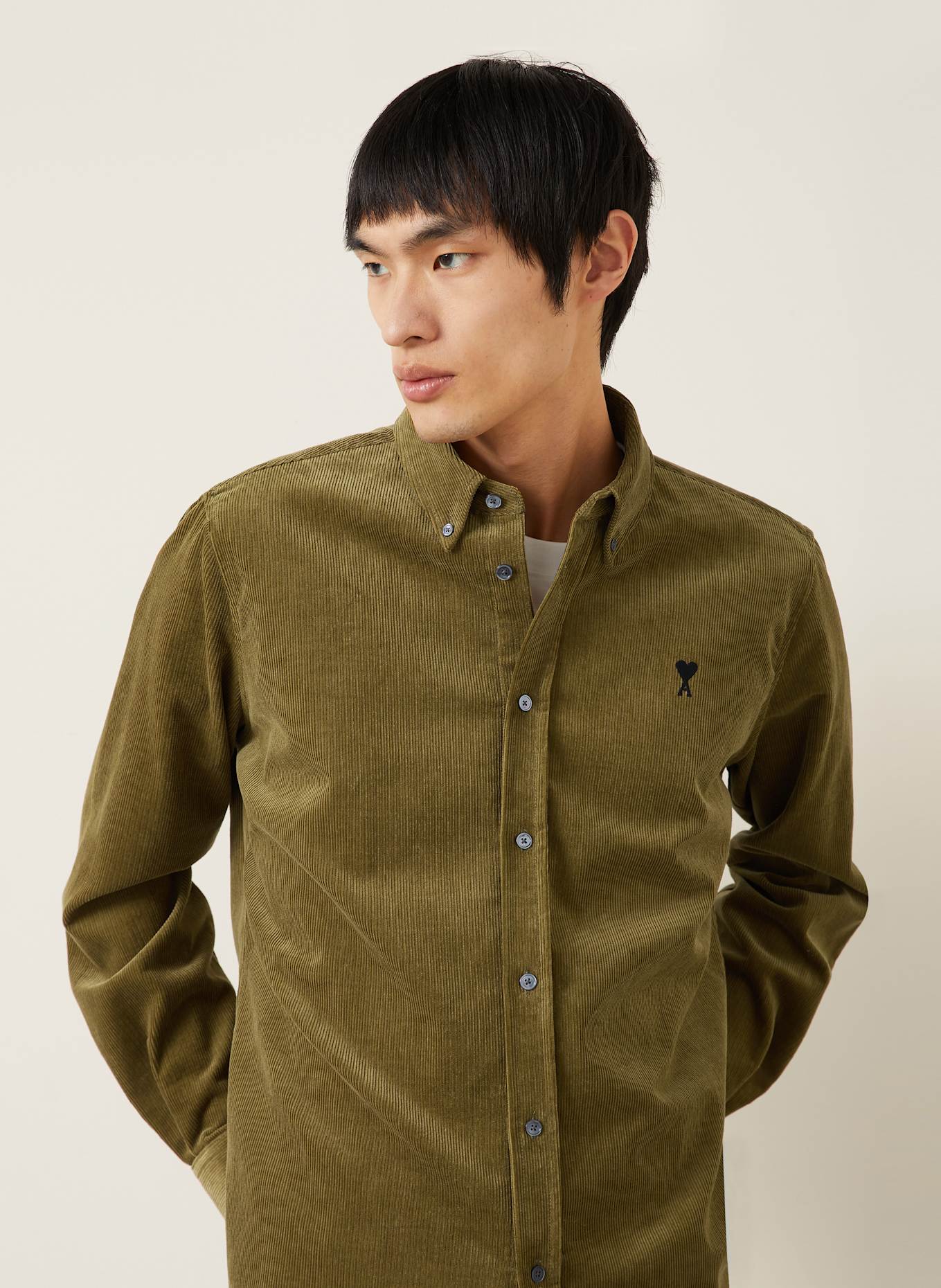 AMI PARIS Koszula sztruksowa ADC slim fit: BRĄZOWY