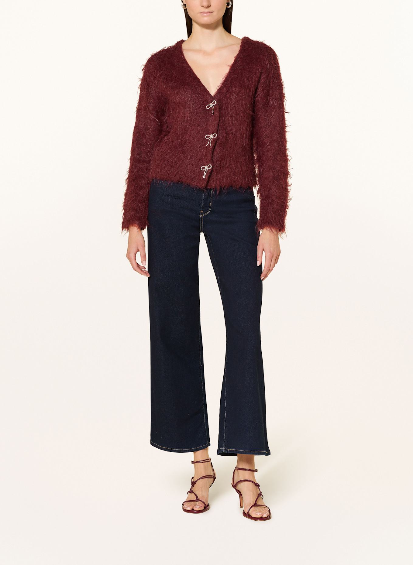 GUESS Strickjacke TOMIKO mit Schmucksteinen: DUNKELROT