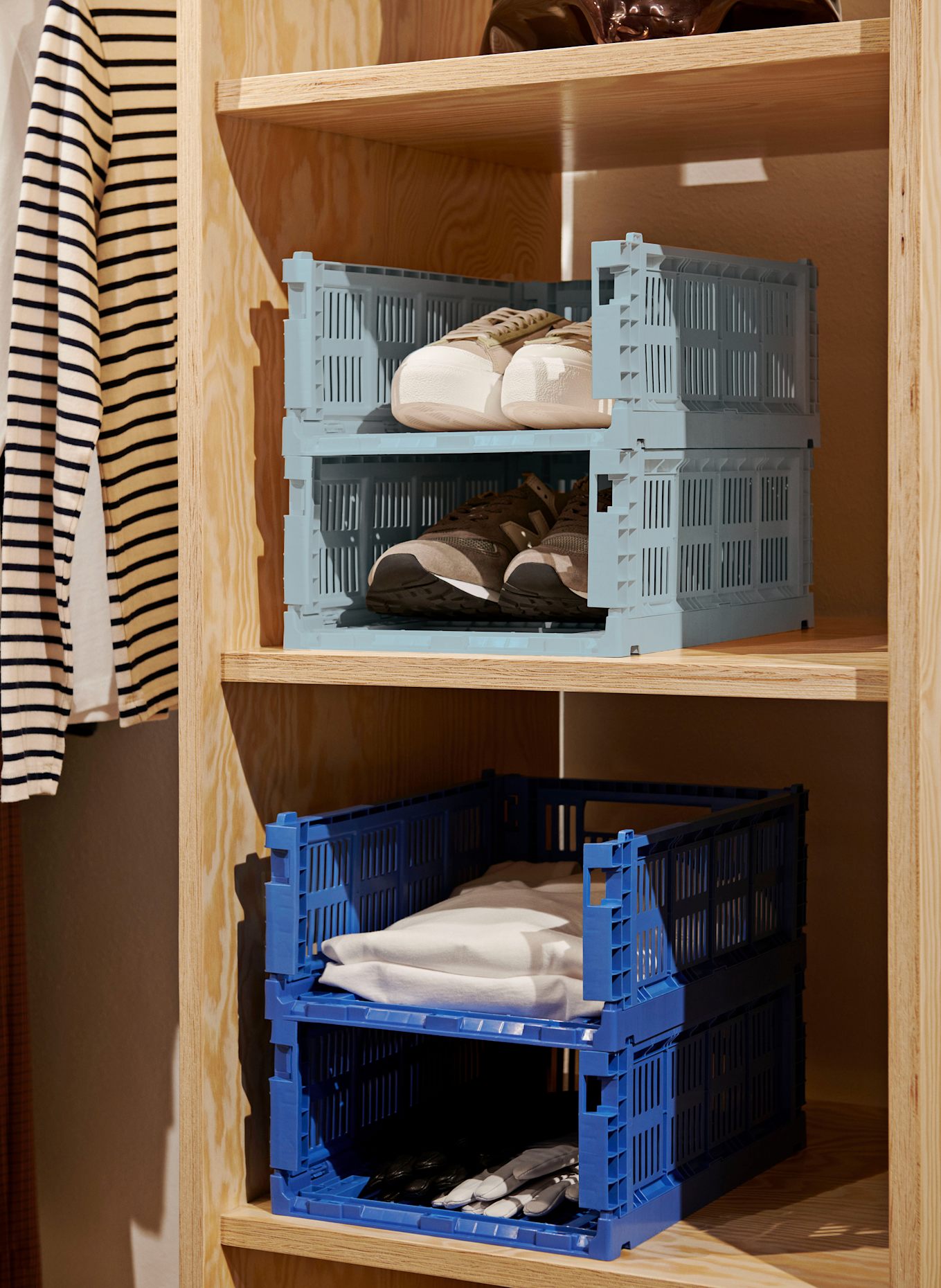 HAY Klappbox COLOUR CRATE MEDIUM: HELLBLAU