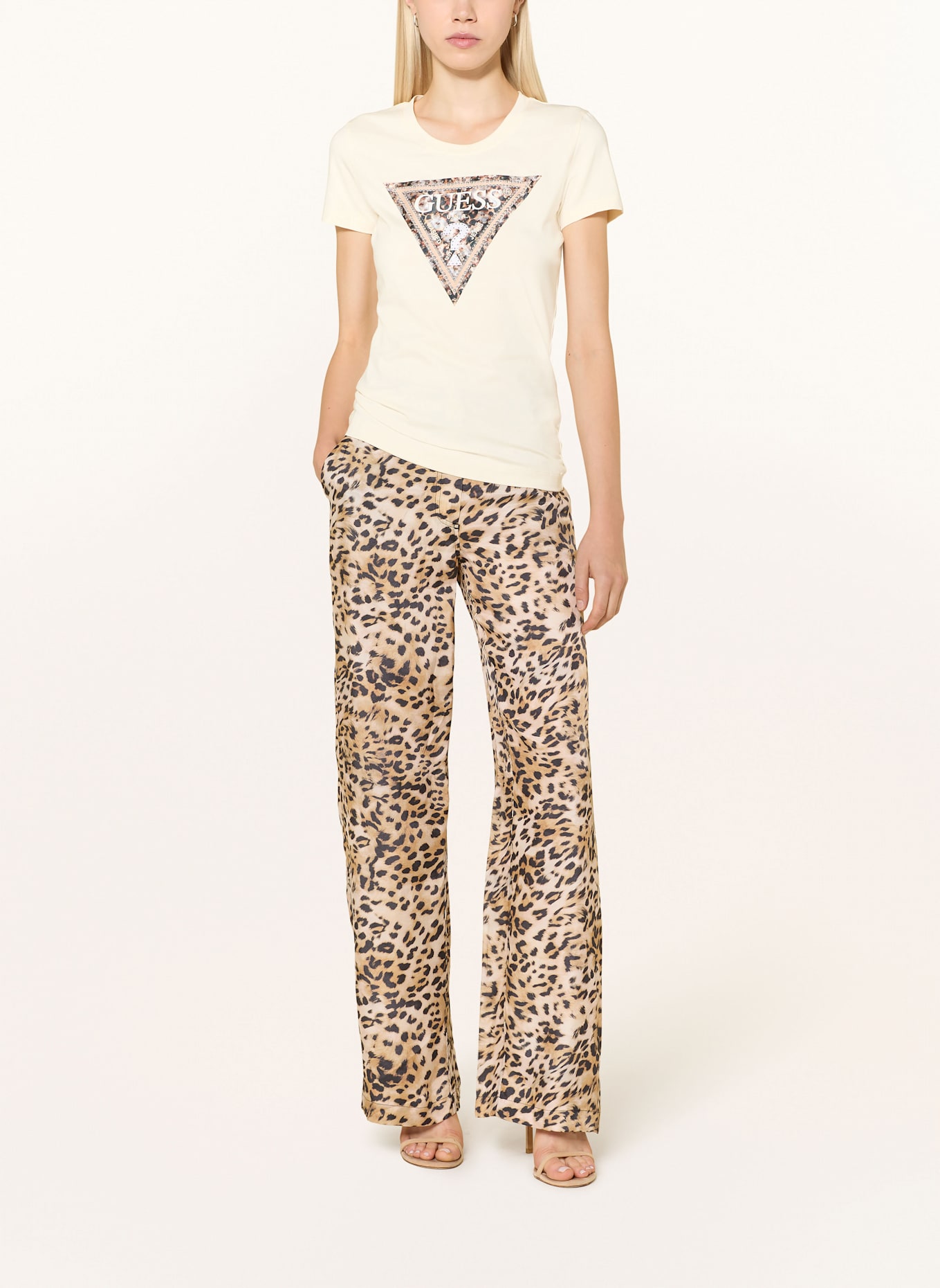 GUESS Tričko s nýty: TMAVĚ ŽLUTÁ