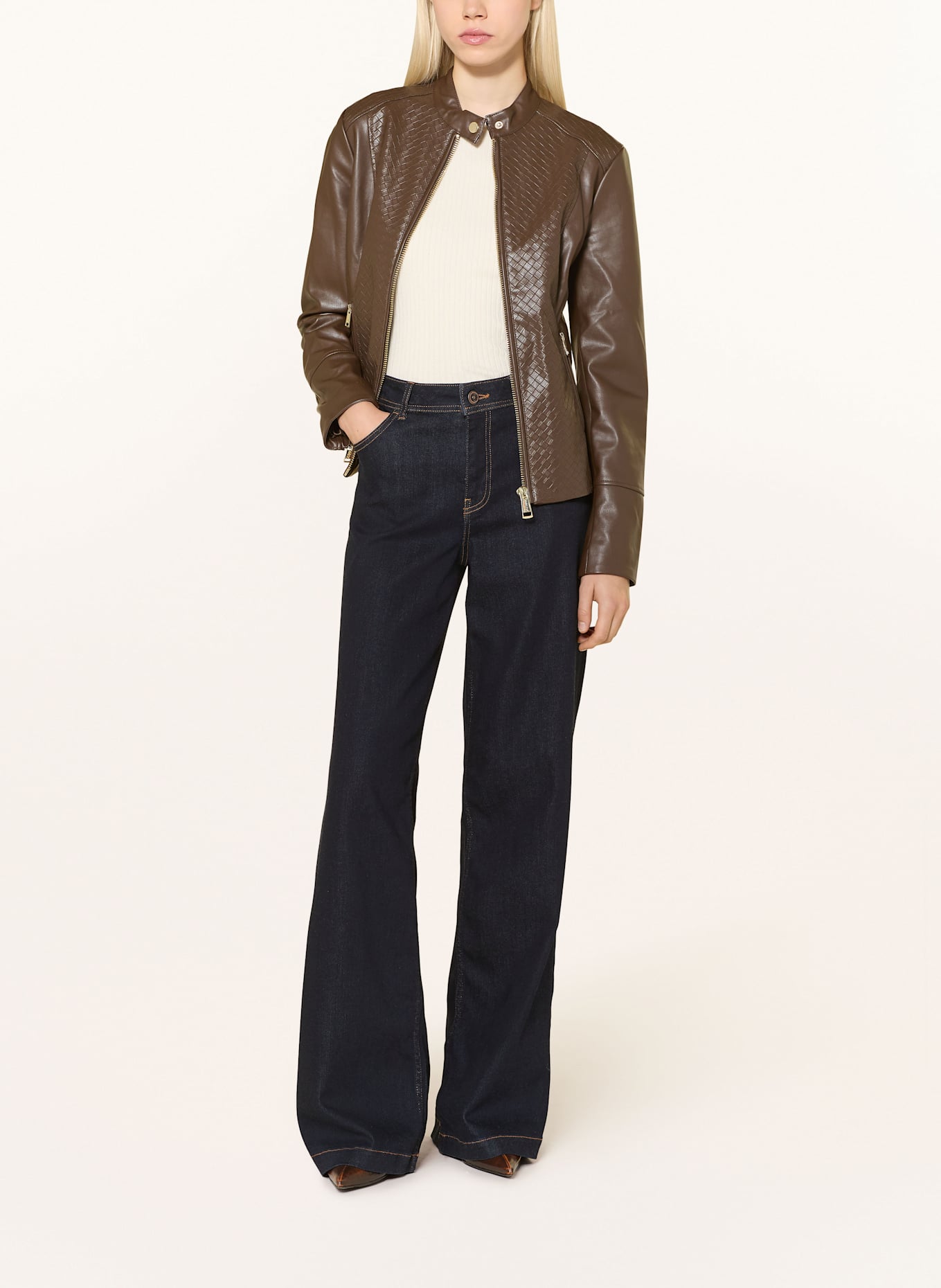 GUESS Bunda křivák CLAUDINE v koženém vzhledu: TMAVĚ HNĚDÁ