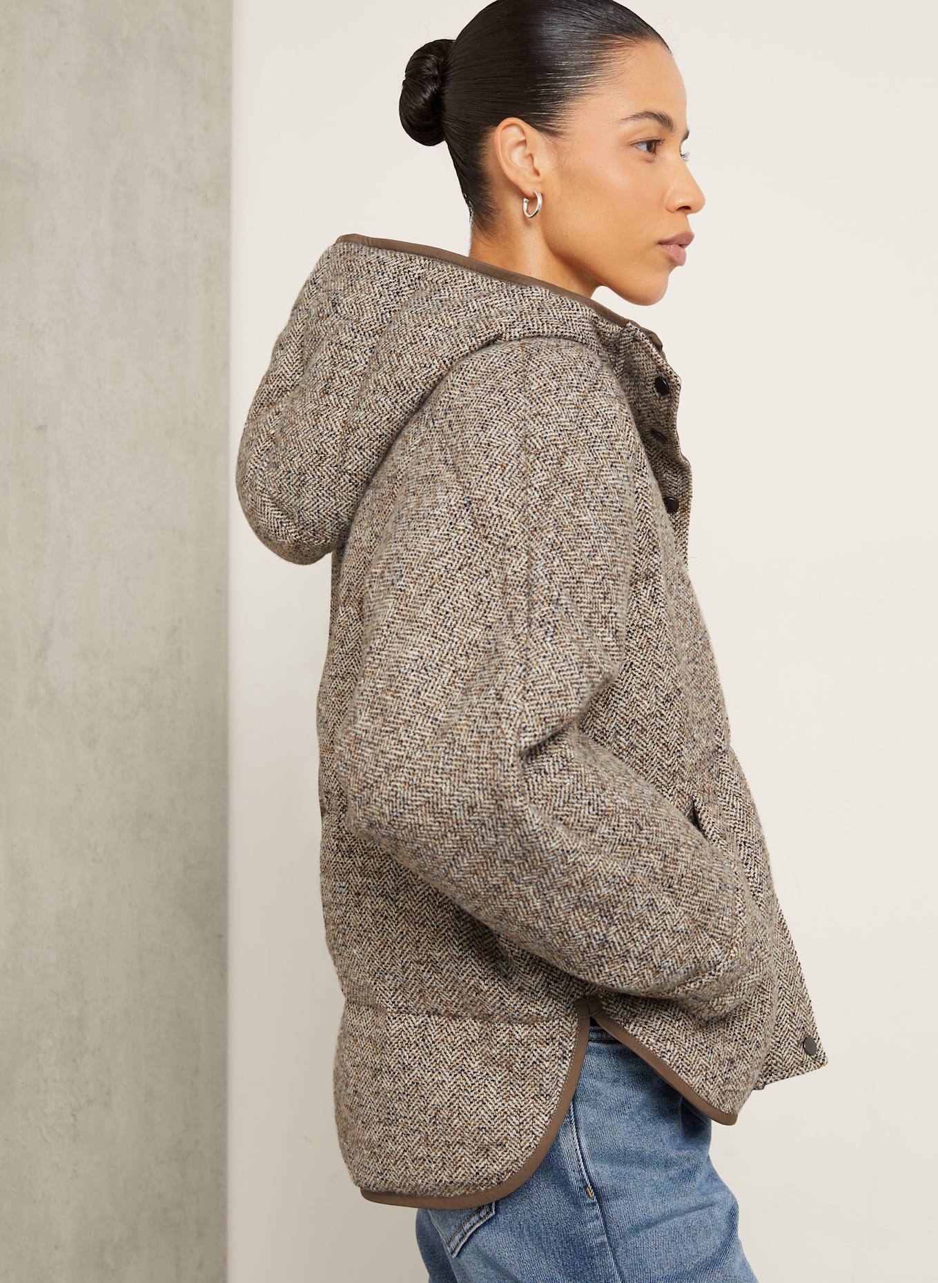 【送料&関税込】Brunello Cucinelli Beige Wool Down Jacket BRUNELLO CUCINELLI Down jacket in beige/ ecru/ black