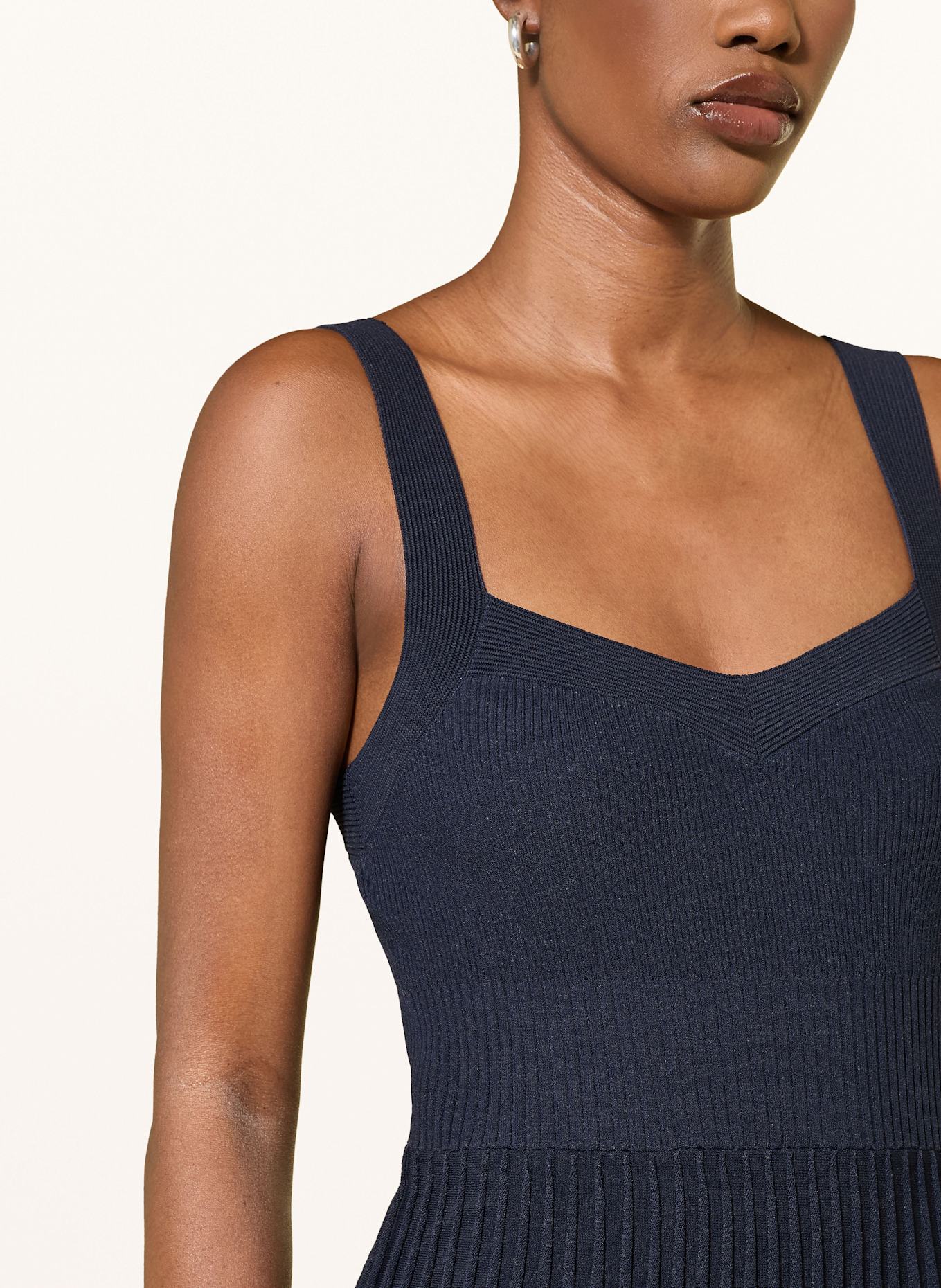 SANDRO Strickkleid: DUNKELBLAU