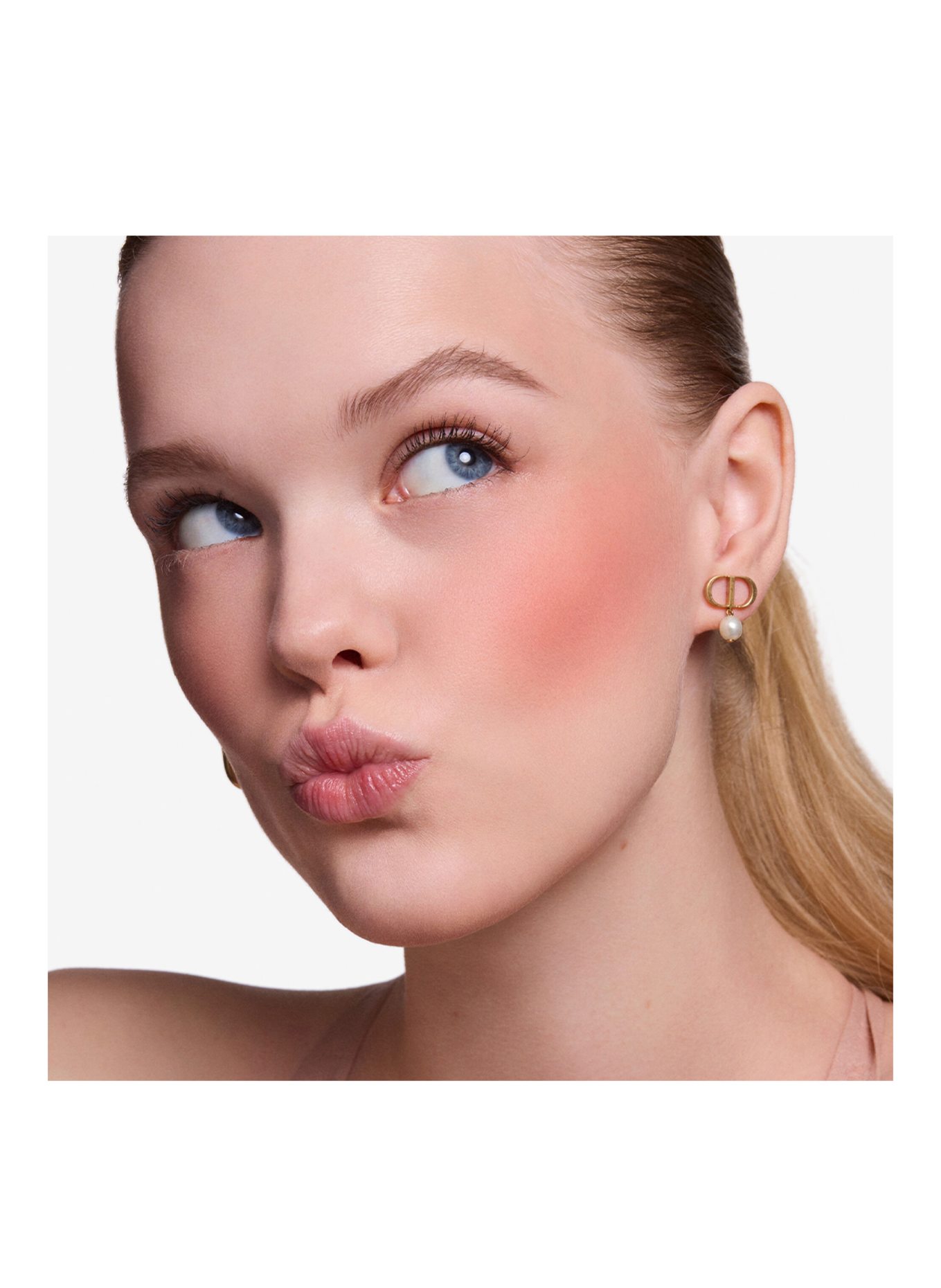 DIOR DIOR FOREVER BLUSH FILTRU MOALE: 01 PETAL