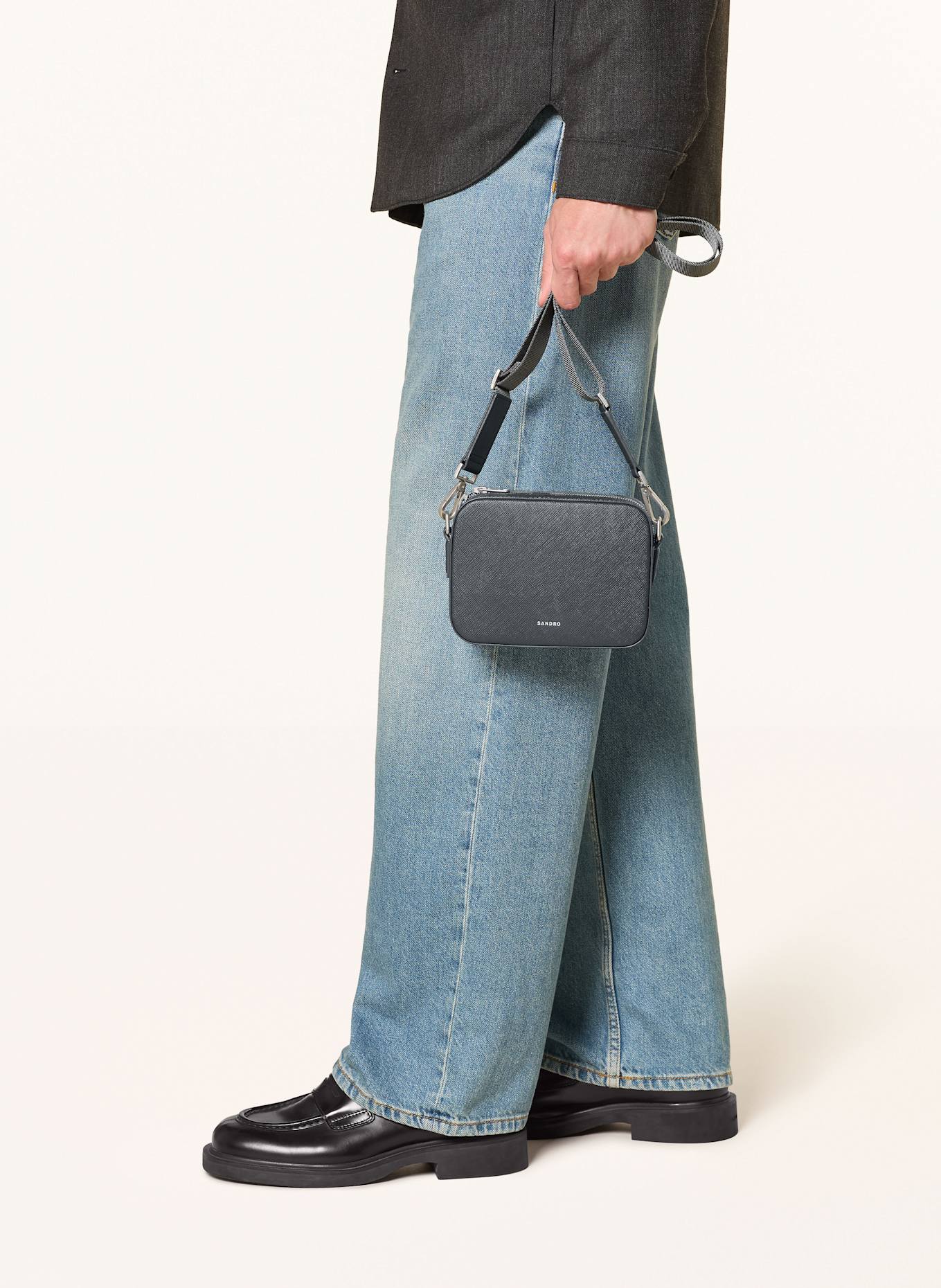 SANDRO Saffiano-Umhängetasche: DUNKELGRAU