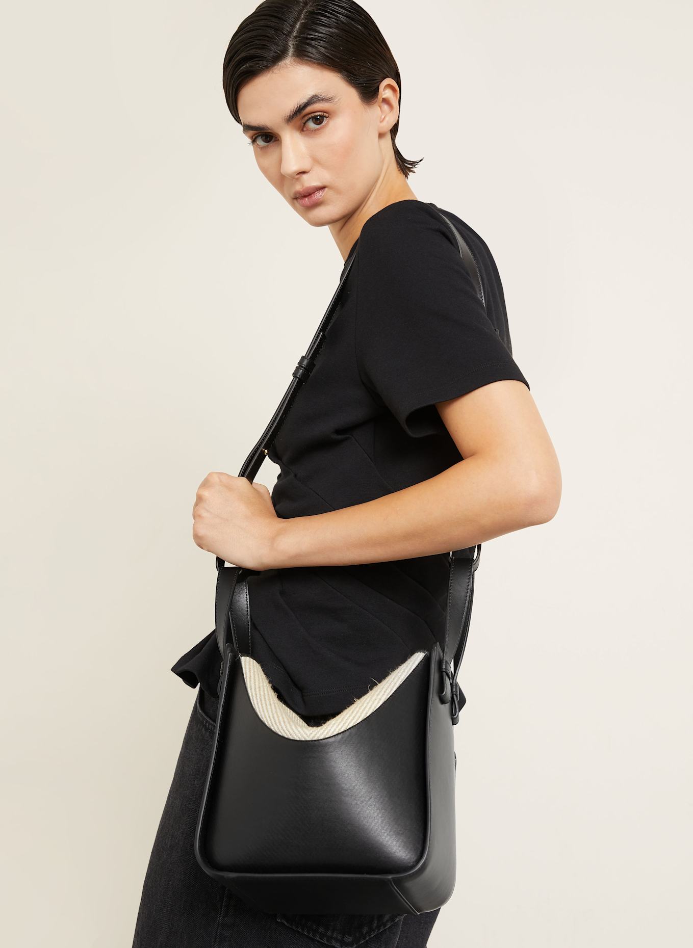 LOEWE Umhängetasche HAMMOCK: SCHWARZ