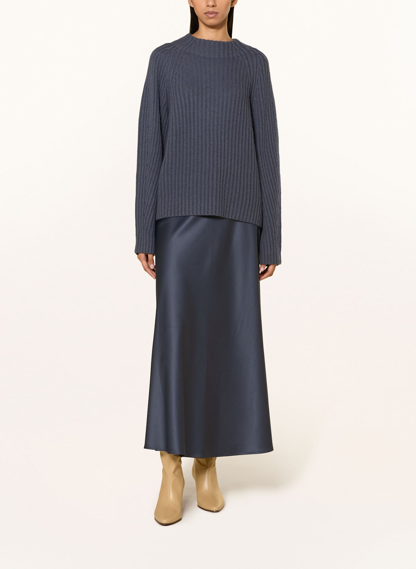 Juvia Satinrock FINA: DUNKELGRAU