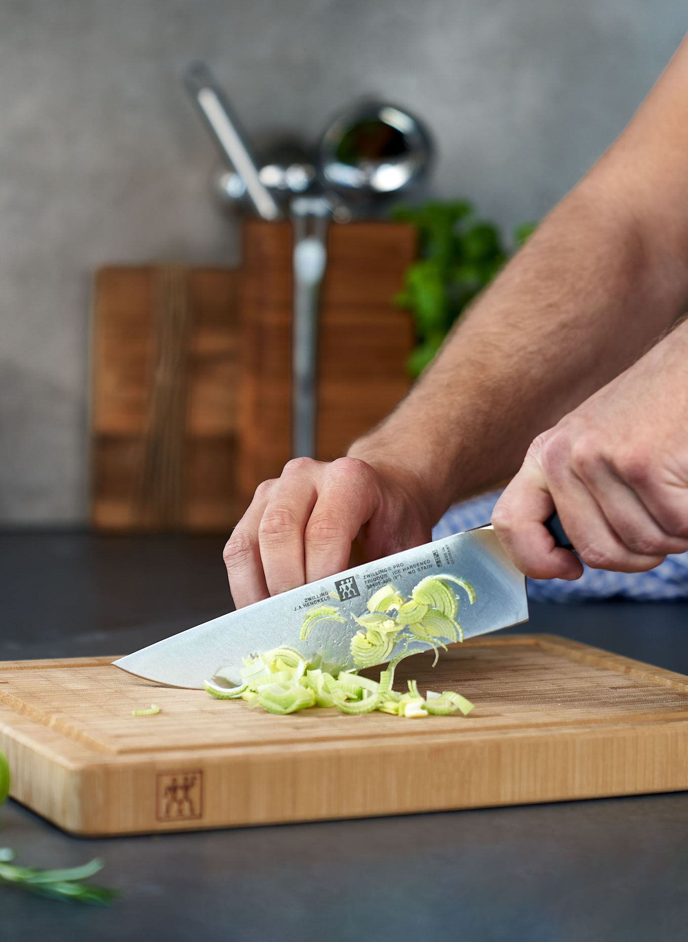 ZWILLING Kochmesser PRO: SILBER / SCHWARZ