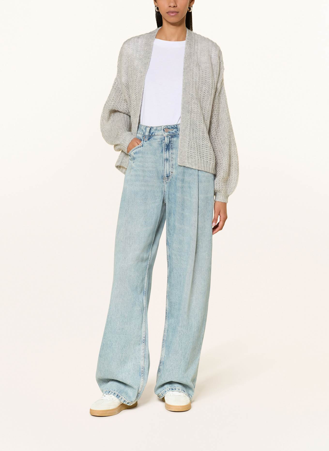 BOSS Wide Leg Jeans: 425 MEDIUM BLUE