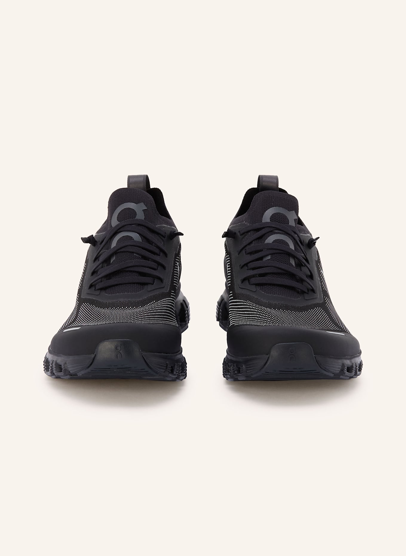 On Sneaker CLOUD 6 VERSA: SCHWARZ