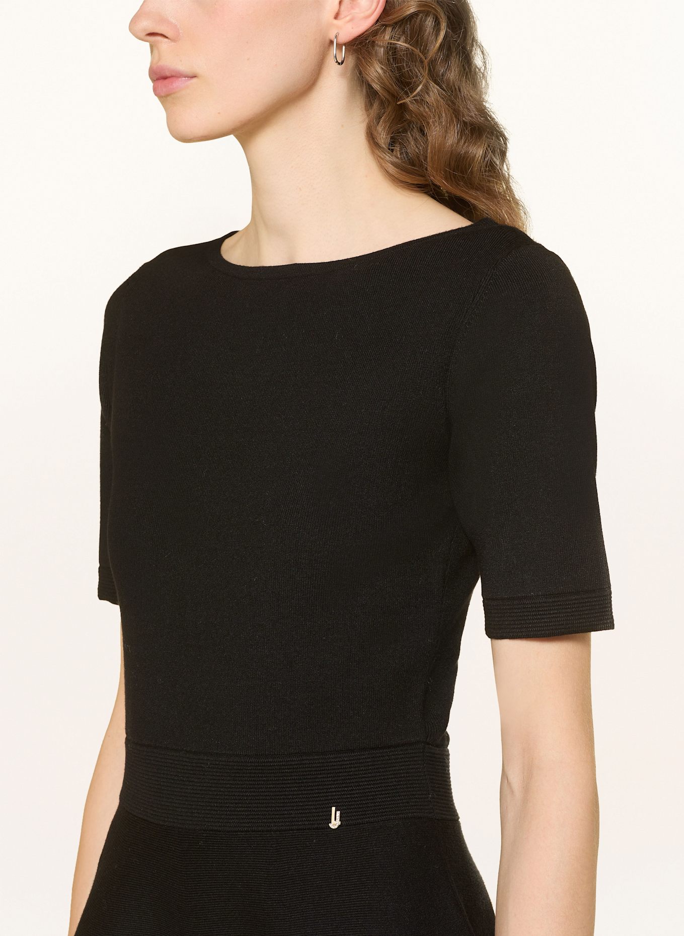 LIU JO Strickkleid mit Cut-out: SCHWARZ