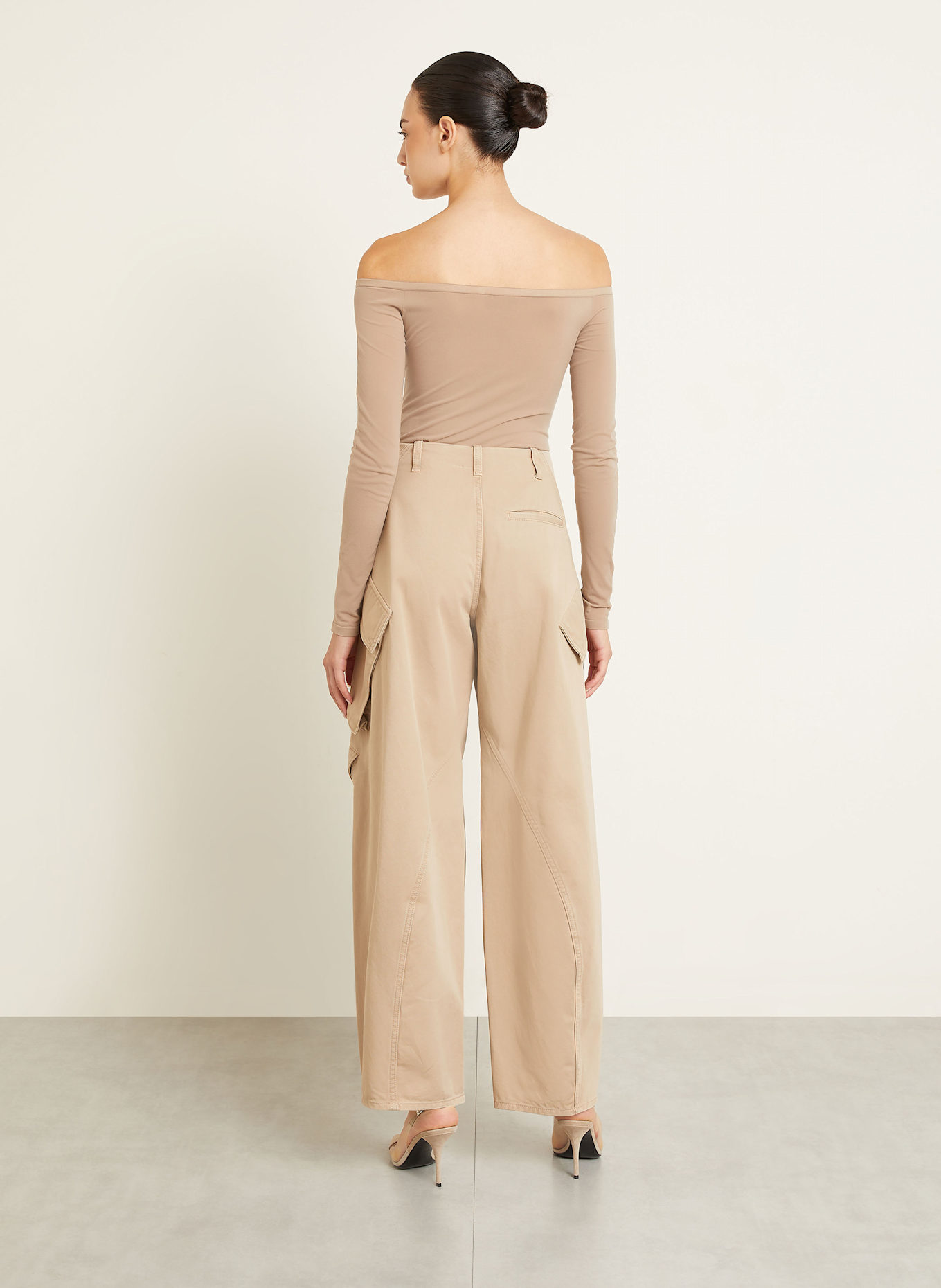 ALAÏA Off-Shoulder-Body: CAMEL