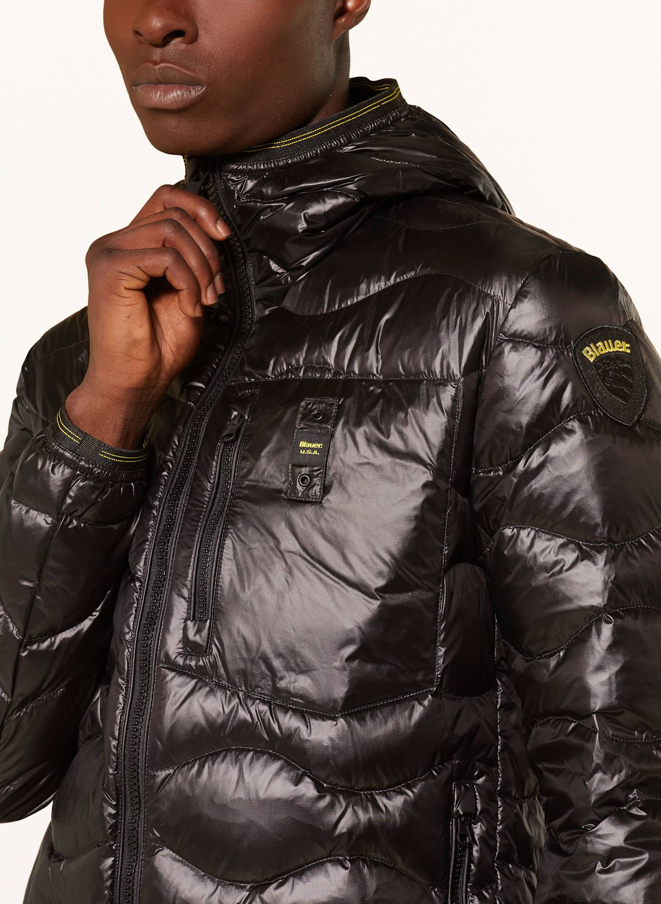 Blauer Daunenjacke WAVE: SCHWARZ