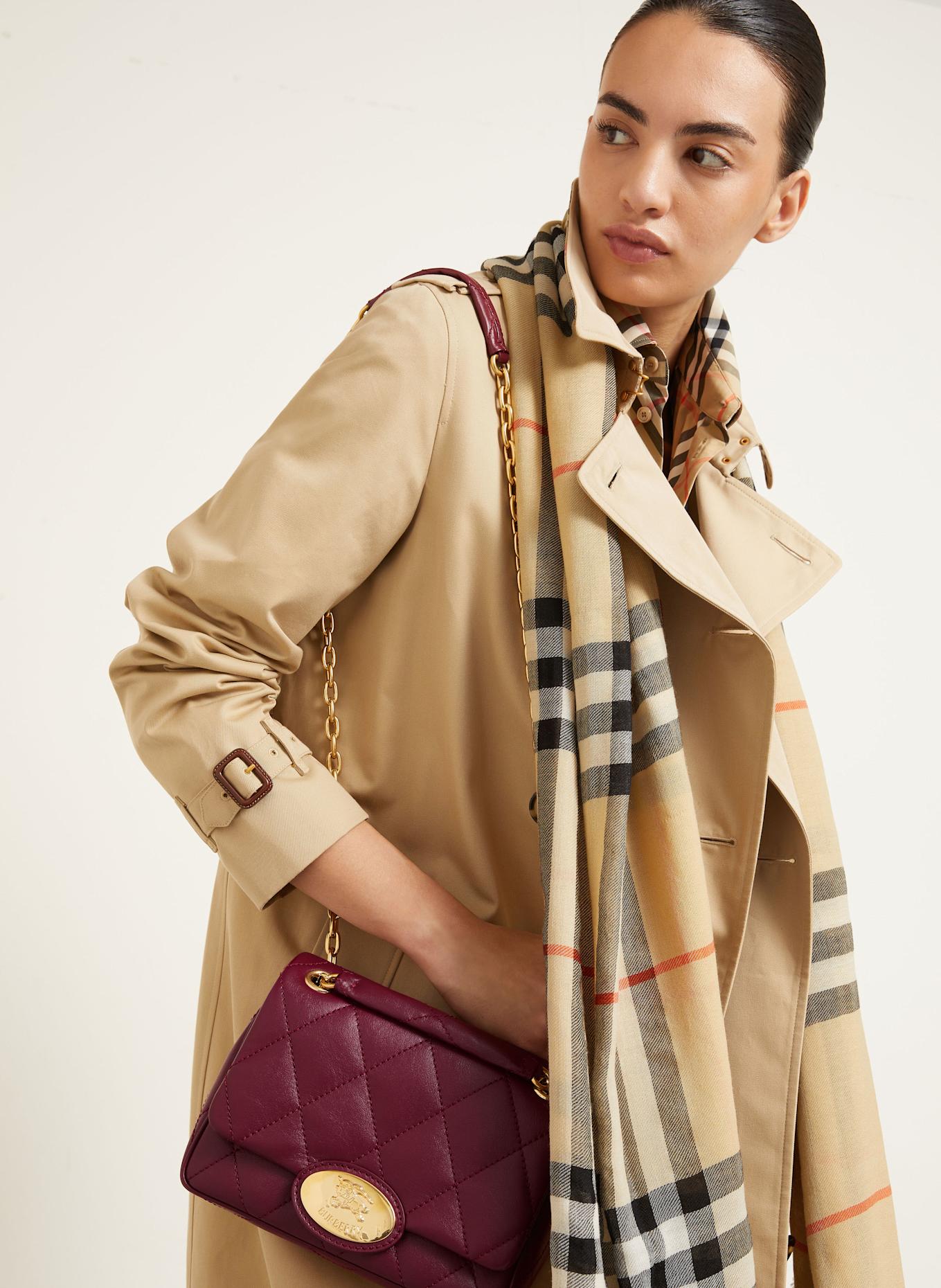 BURBERRY Umhängetasche STRAND SMALL: DUNKELROT