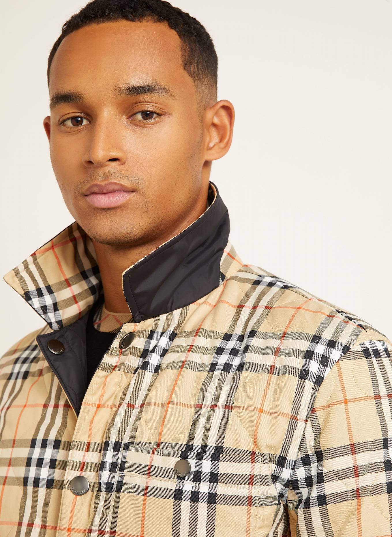 BURBERRY Prošívaná bunda BRIGHTON v oboustranném provedení: ČERNÁ