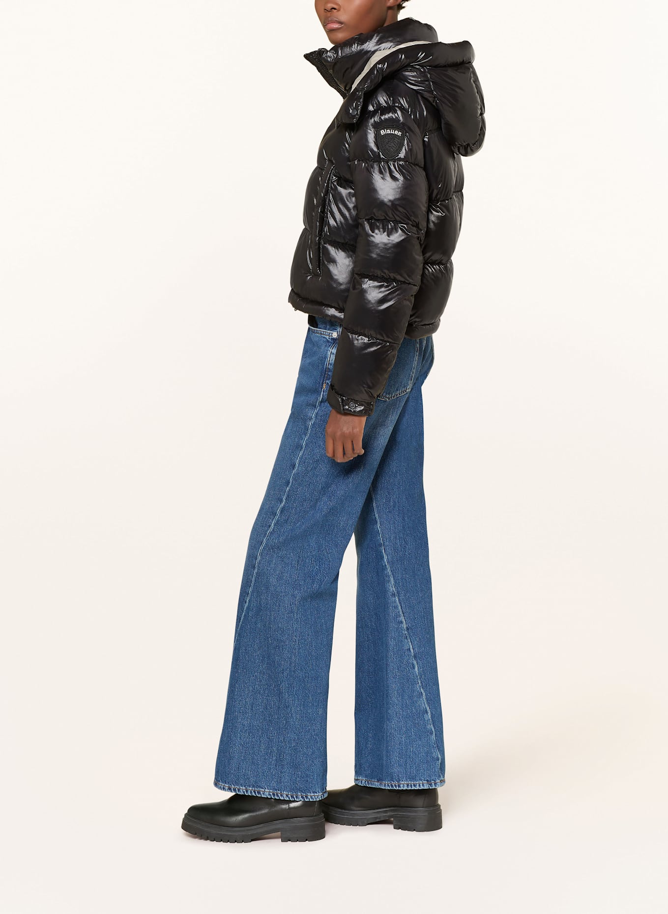 Blauer Steppjacke GLORIA mit abnehmbarer Kapuze: SCHWARZ