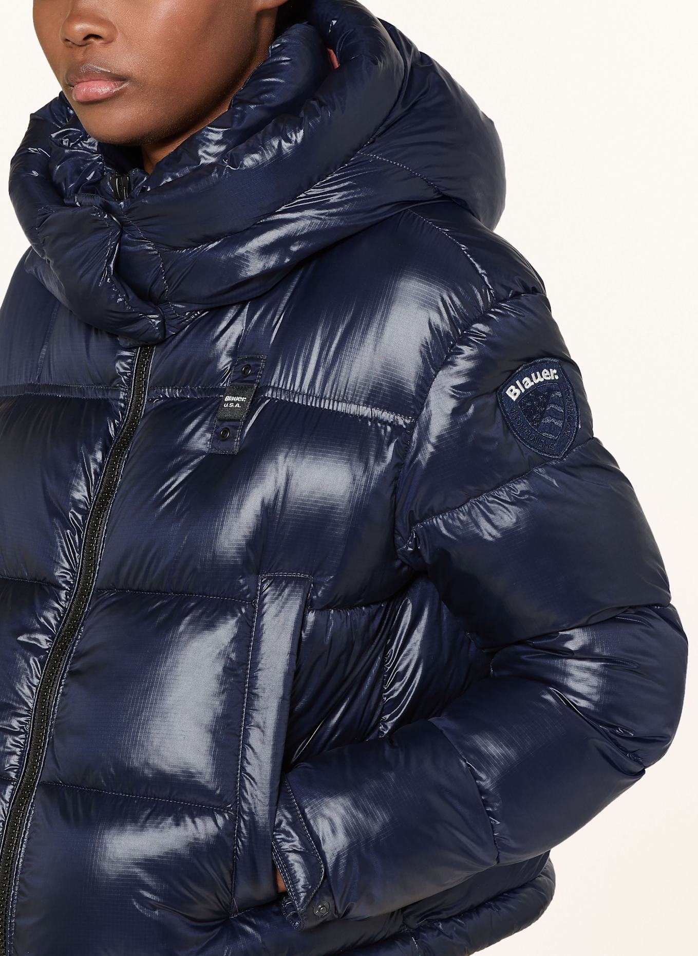 Blauer Steppjacke GLORIA mit abnehmbarer Kapuze: DUNKELBLAU