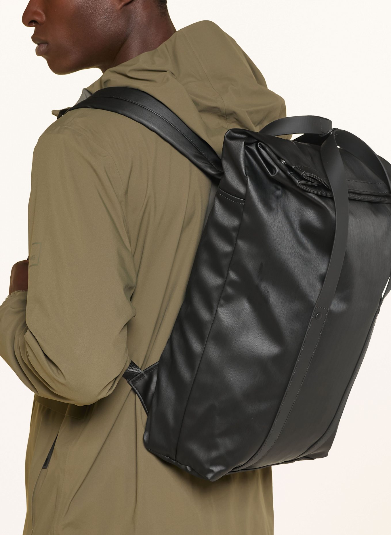 RAINS Rucksack: SCHWARZ