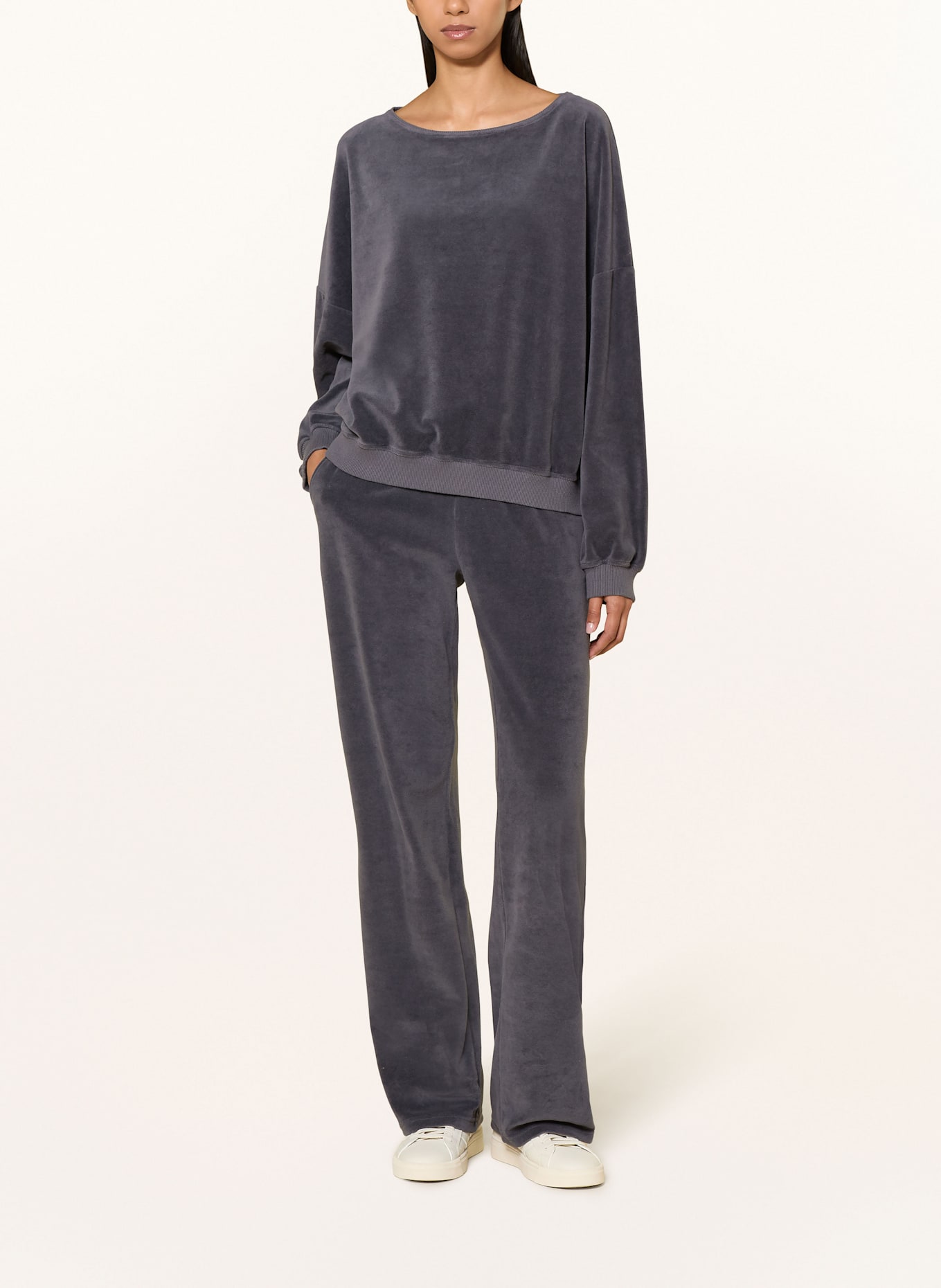 Juvia Sweatshirt MILENA aus Nicki: DUNKELGRAU