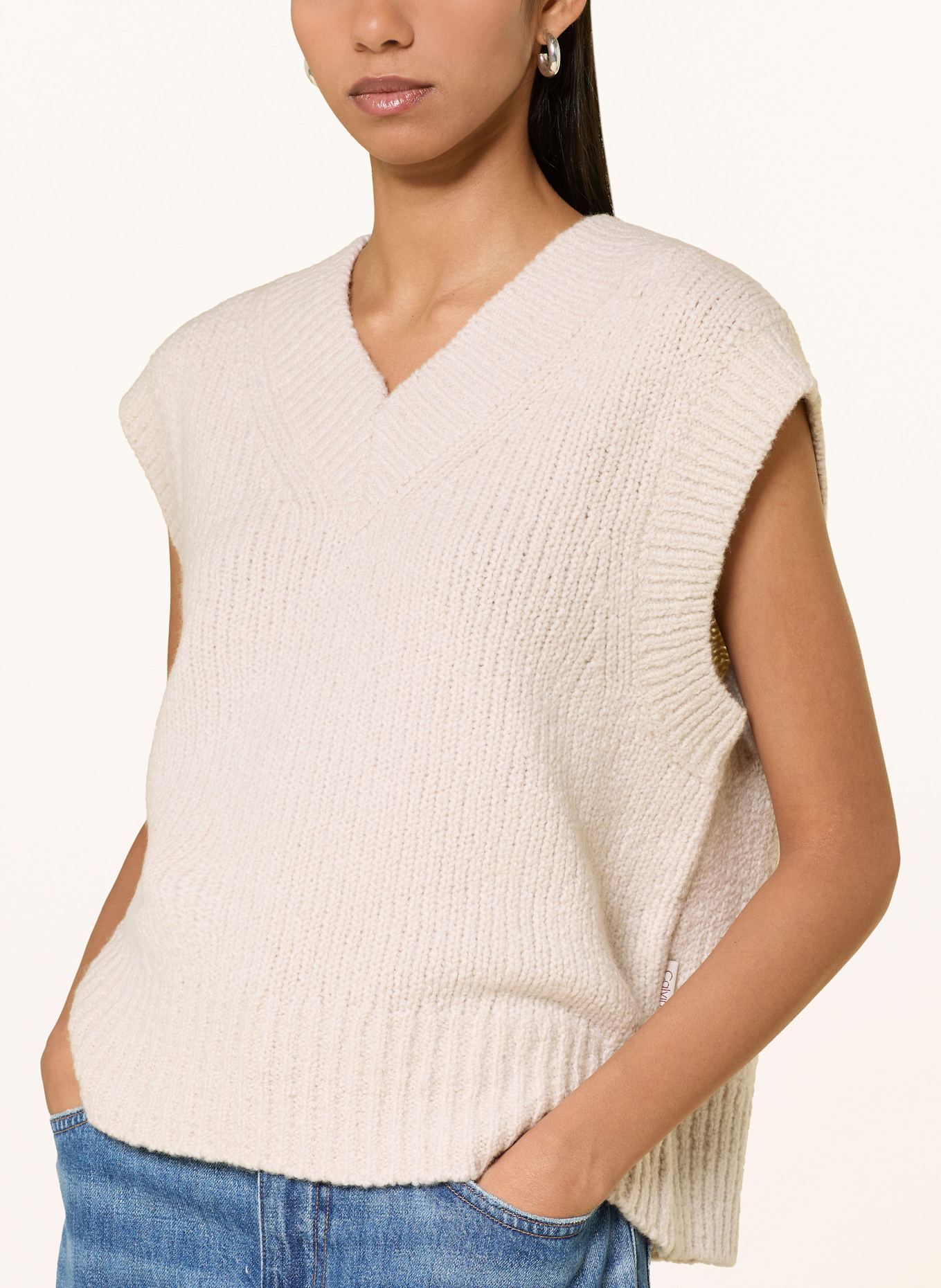 Calvin Klein Jeans sleeveless sweater: ECRU