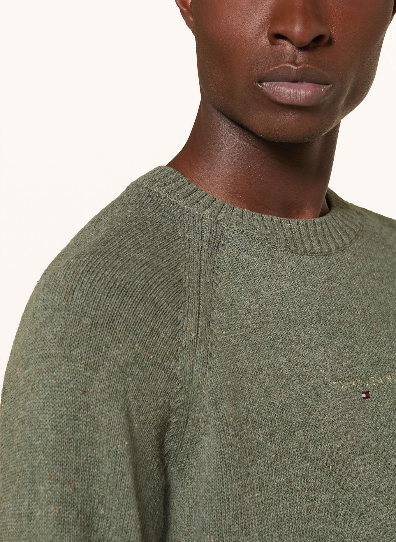 TOMMY JEANS Pullover: GRÜN