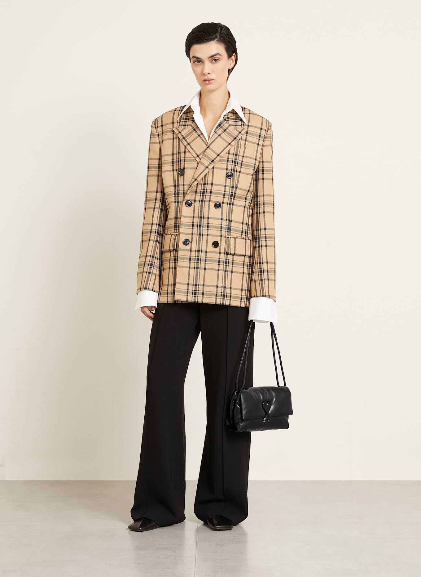 AMI PARIS Kabelka přes rameno VOULEZ-VOUS: ČERNÁ