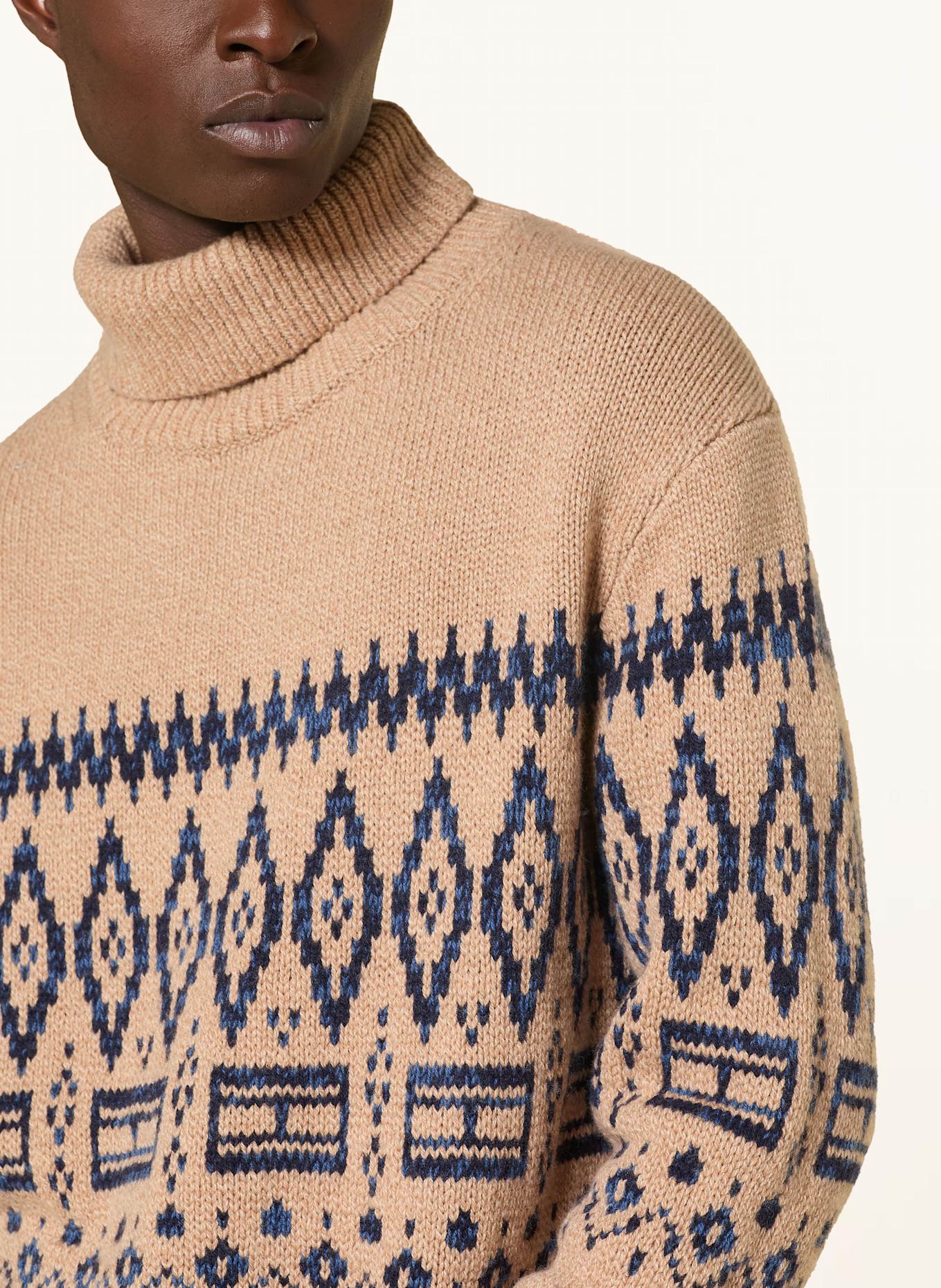 TOMMY HILFIGER Rollkragenpullover: CAMEL / DUNKELBLAU / BLAU