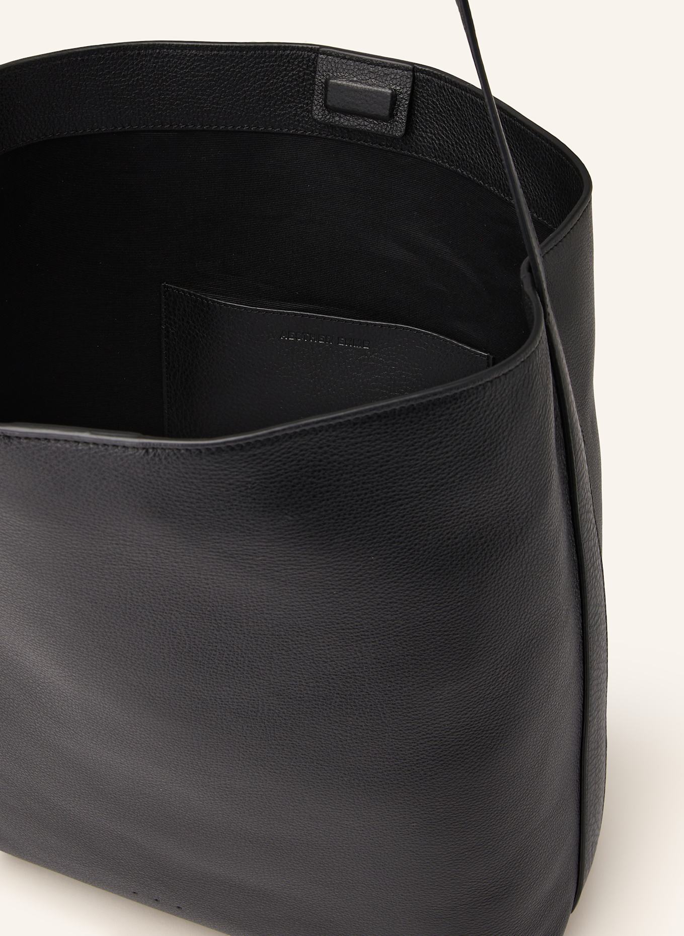 AESTHER EKME Schultertasche SAC SUPPLE: SCHWARZ