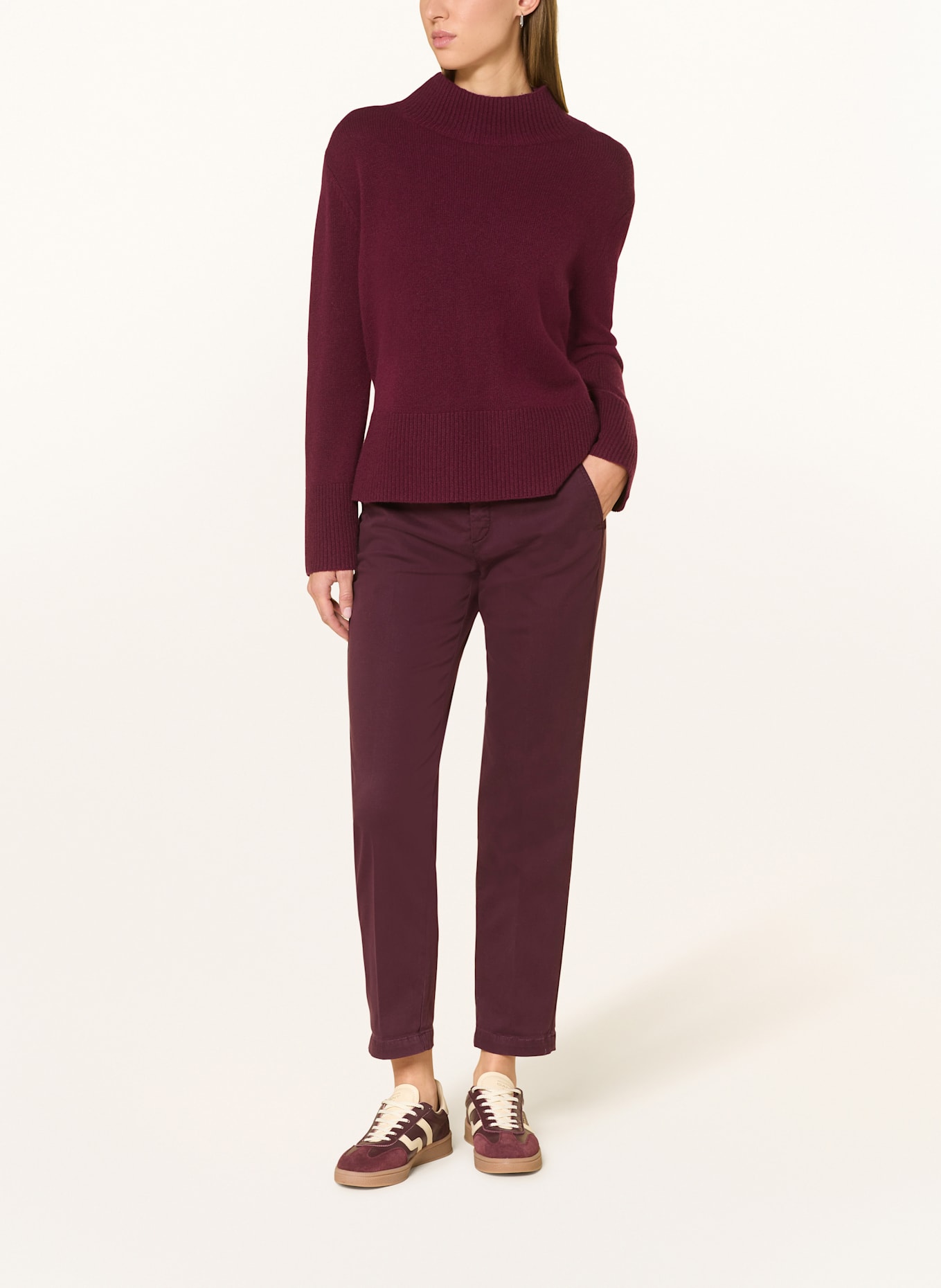 MAC Chino: DUNKELROT