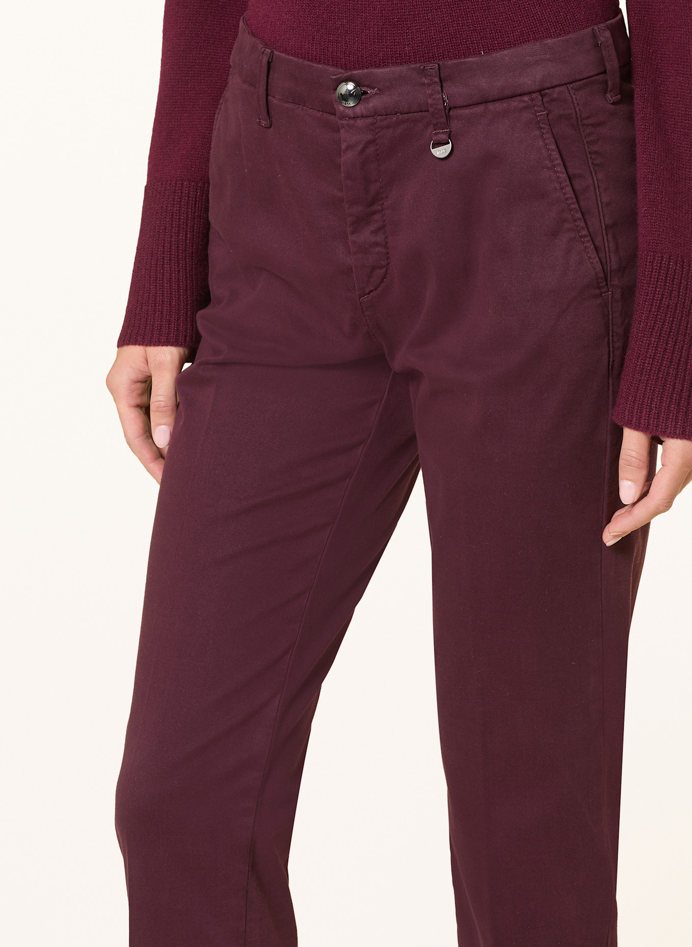 MAC Chino: DUNKELROT