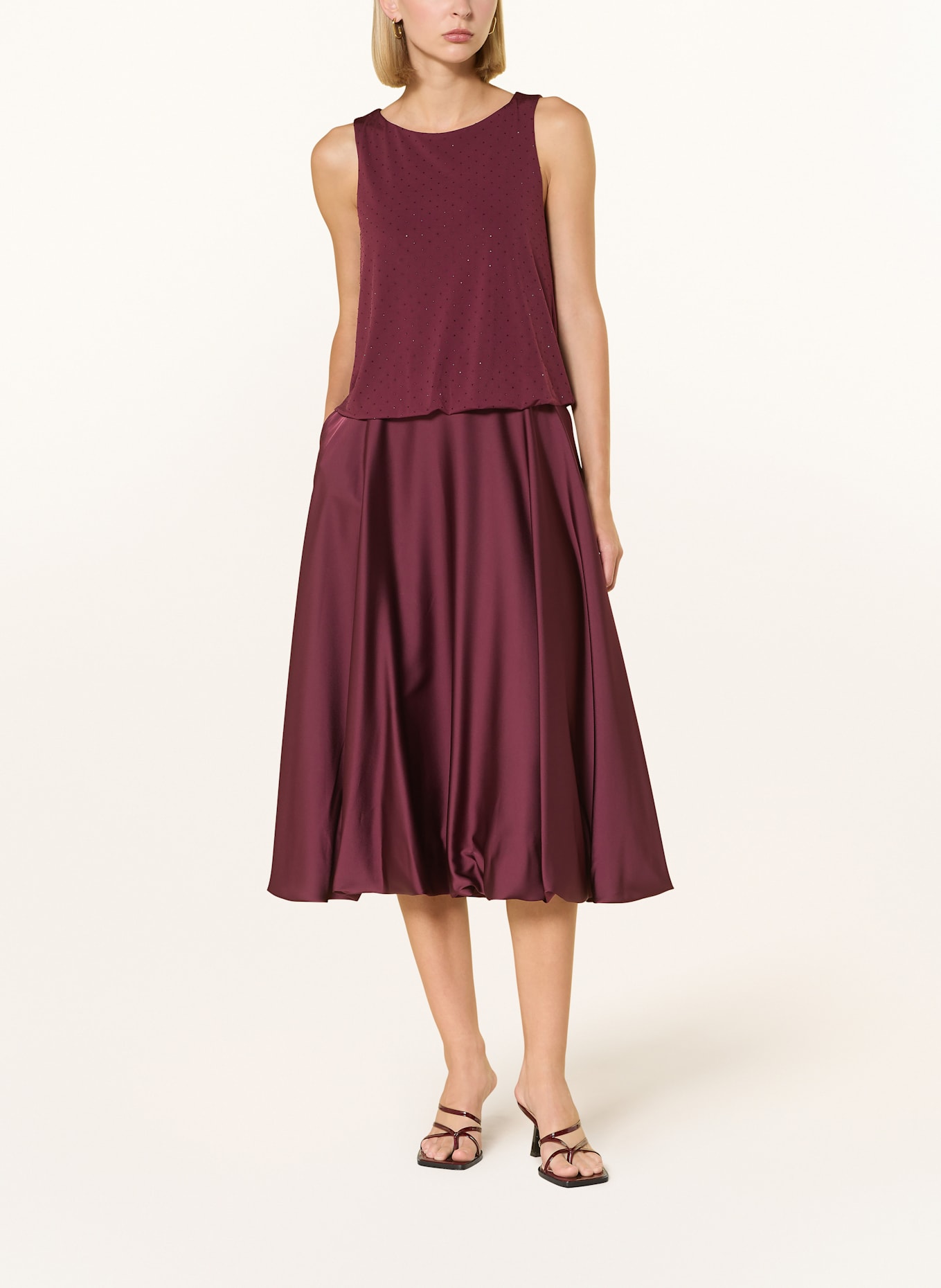 V by Vera Mont Spódnica satynowa: CIEMNOCZERWONY