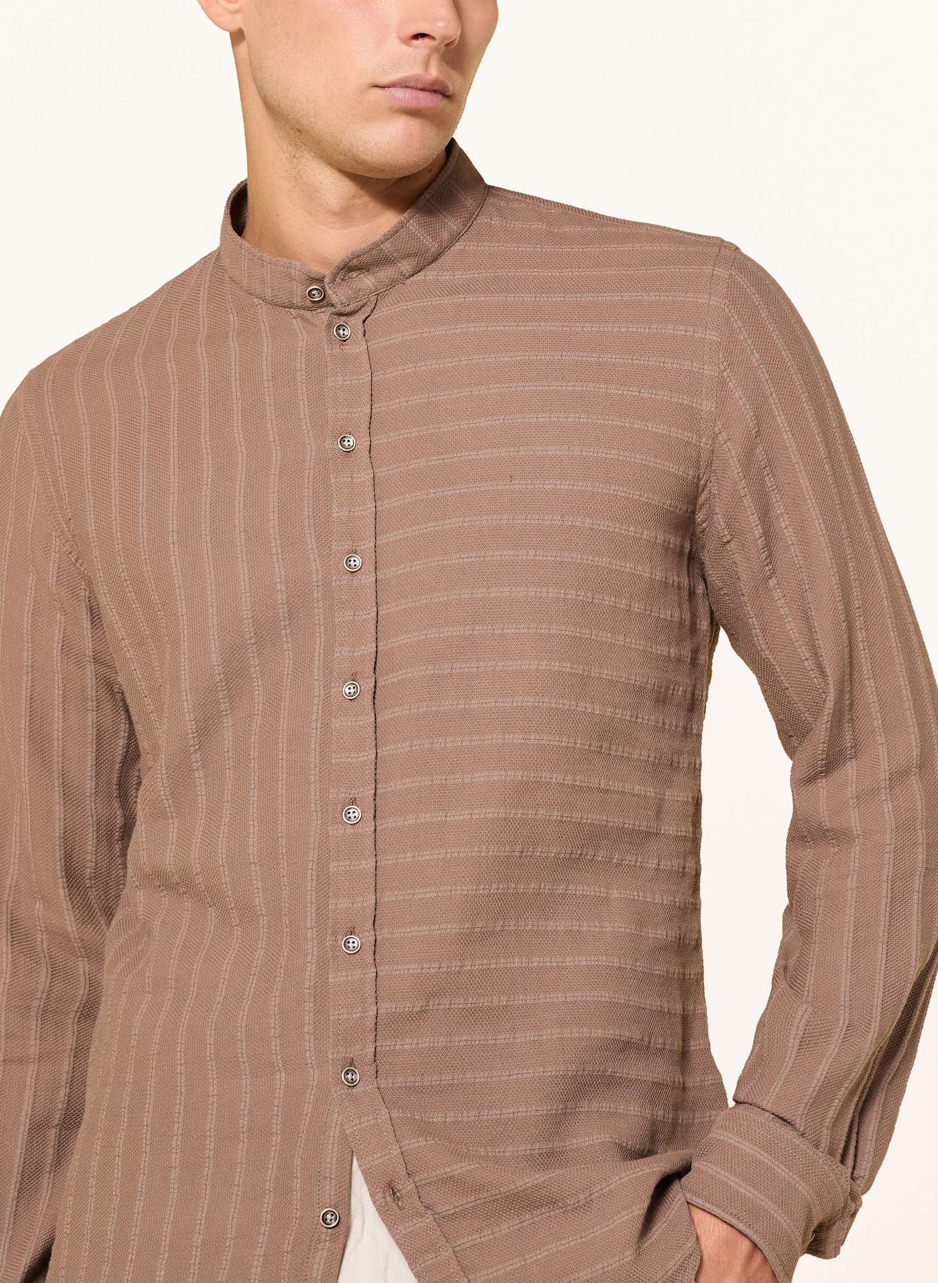 Q1 Manufaktur Hemd Extra Slim Fit mit Stehkragen: BRAUN