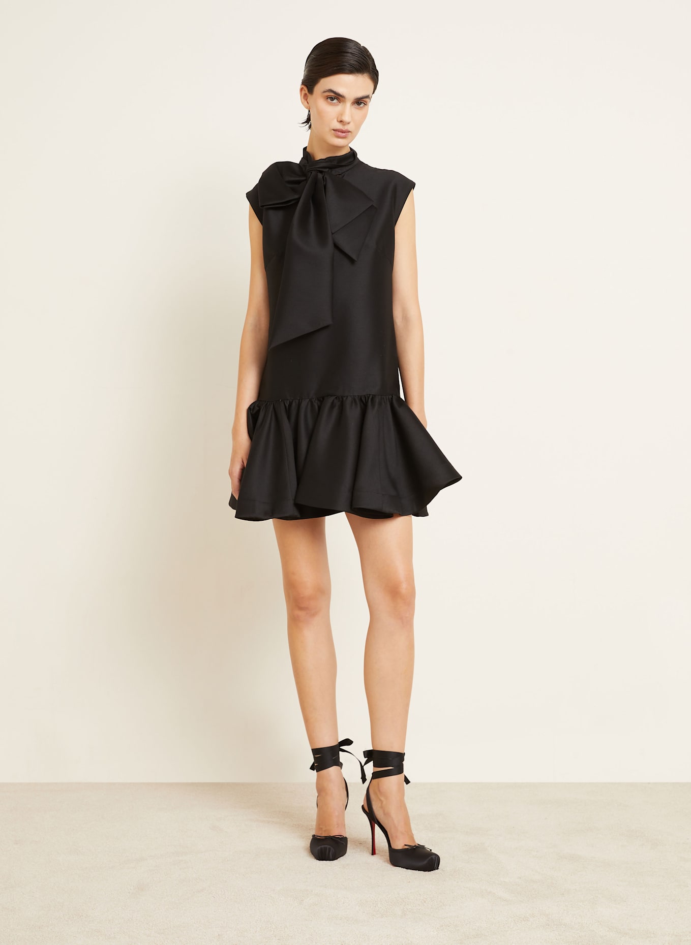 Christian Louboutin Slingpumps s otevřenou patou CASSIA LACE UP 100: ČERNÁ