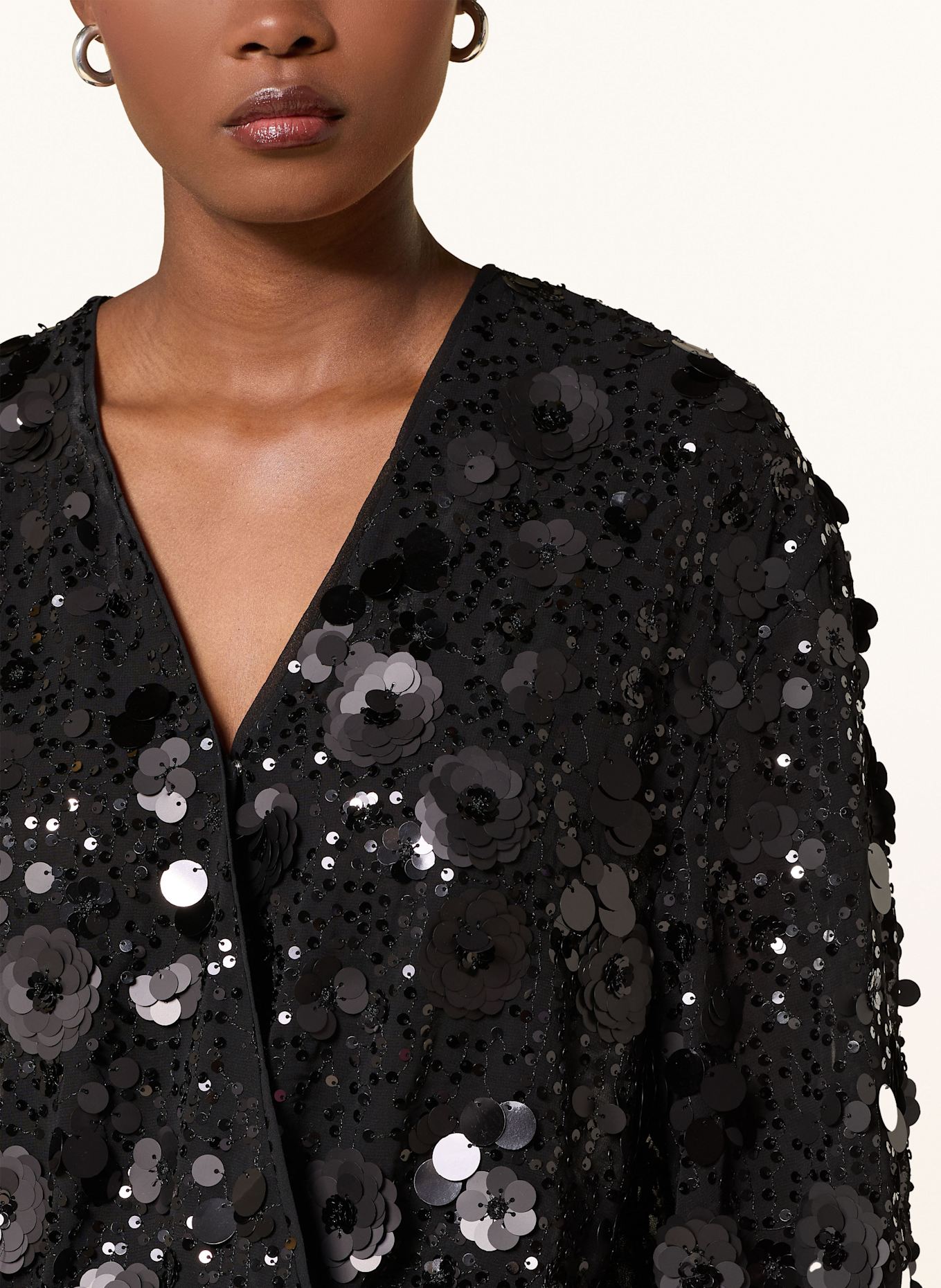 ESSENTIEL ANTWERP Kleid ISHINE in Wickeloptik mit Pailletten: SCHWARZ