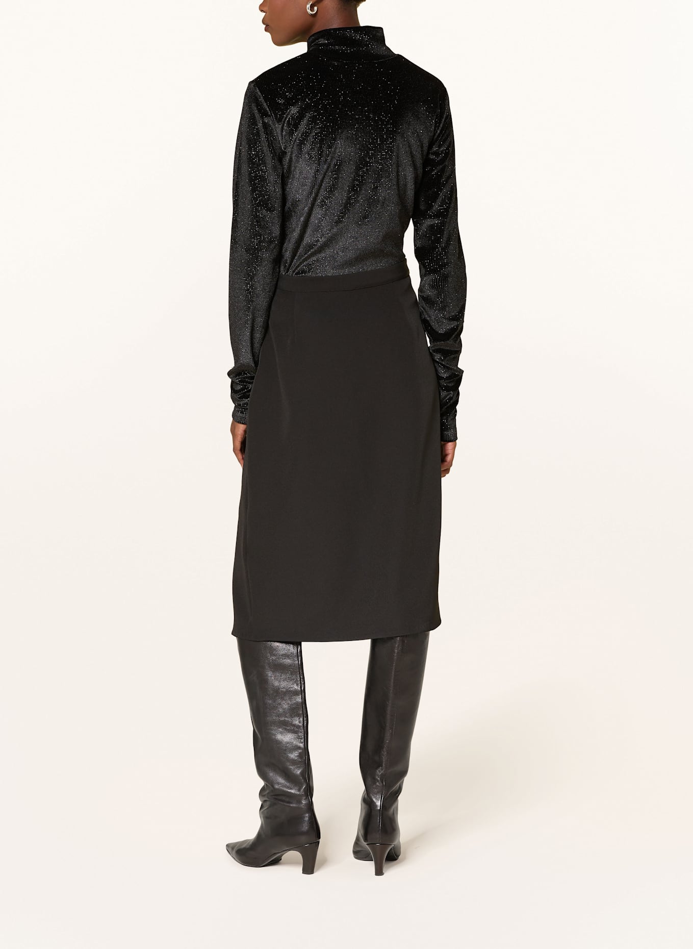 ESSENTIEL ANTWERP Longsleeve INDIENNE aus Samt: SCHWARZ