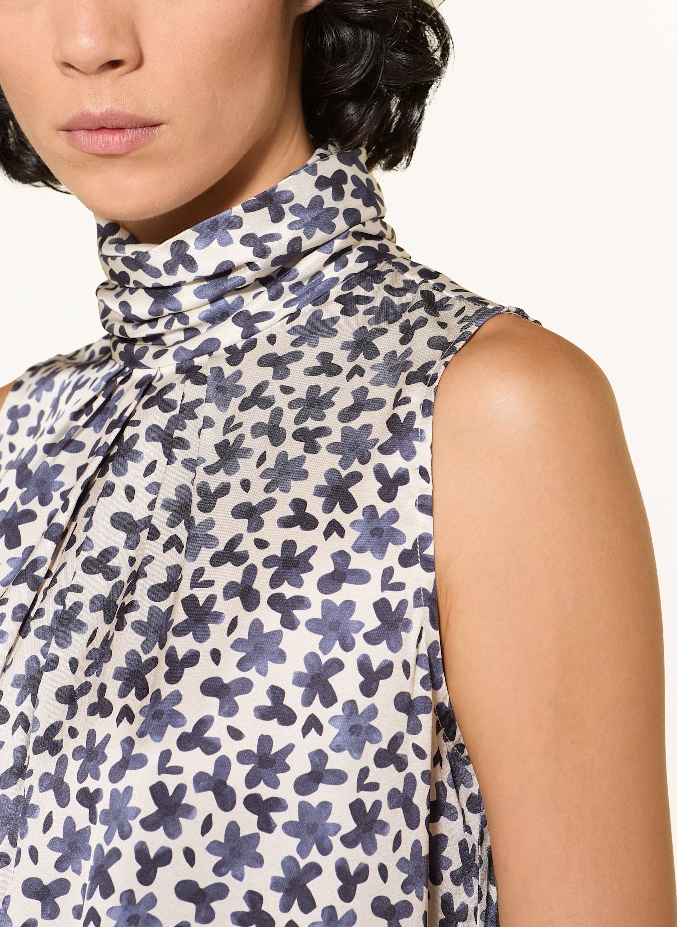 HEMISPHERE Blusentop aus Seide: DUNKELBLAU / WEISS