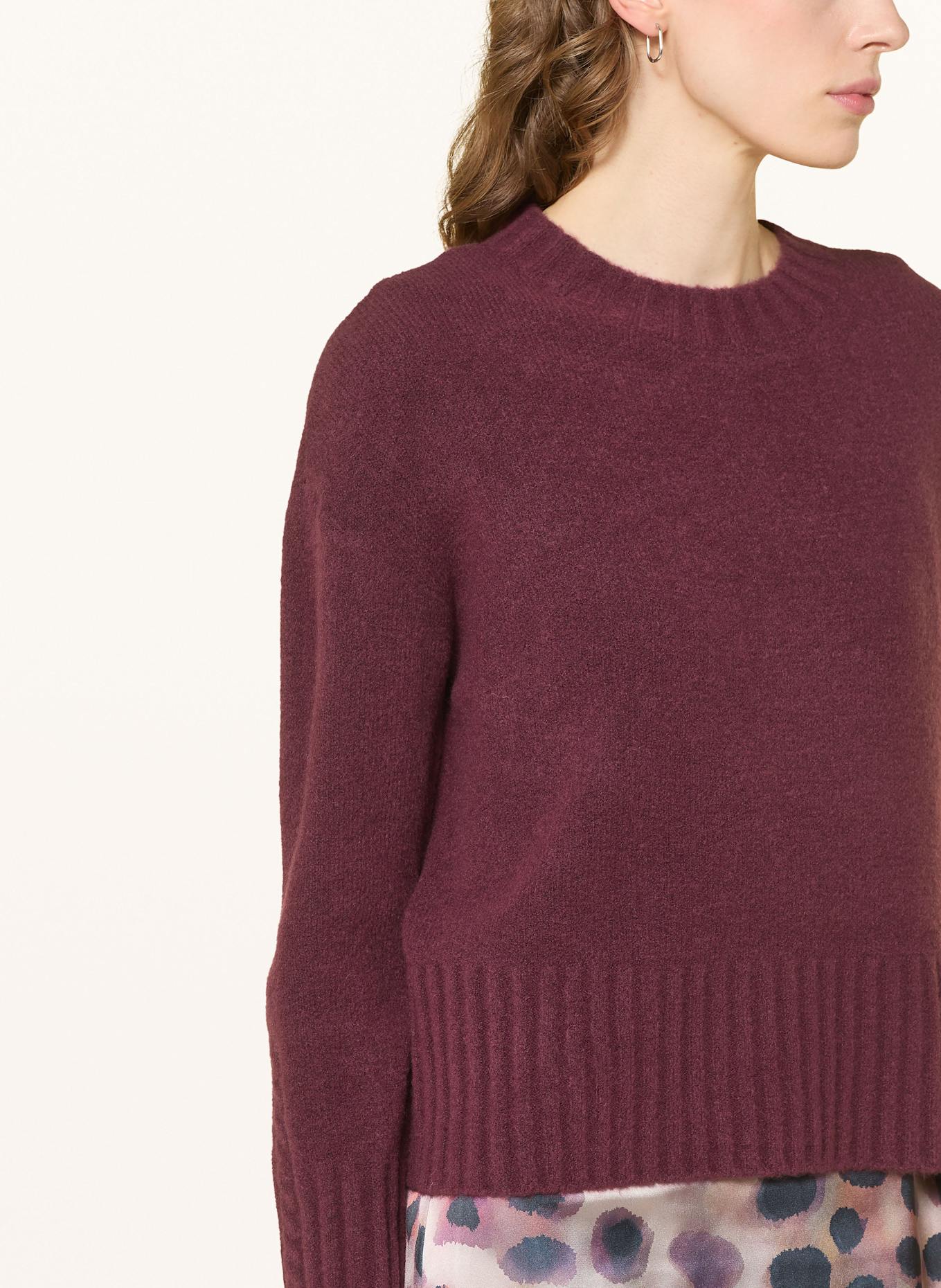 CARTOON Set: Pullover und Satinkleid: FUCHSIA / TAUPE / LILA