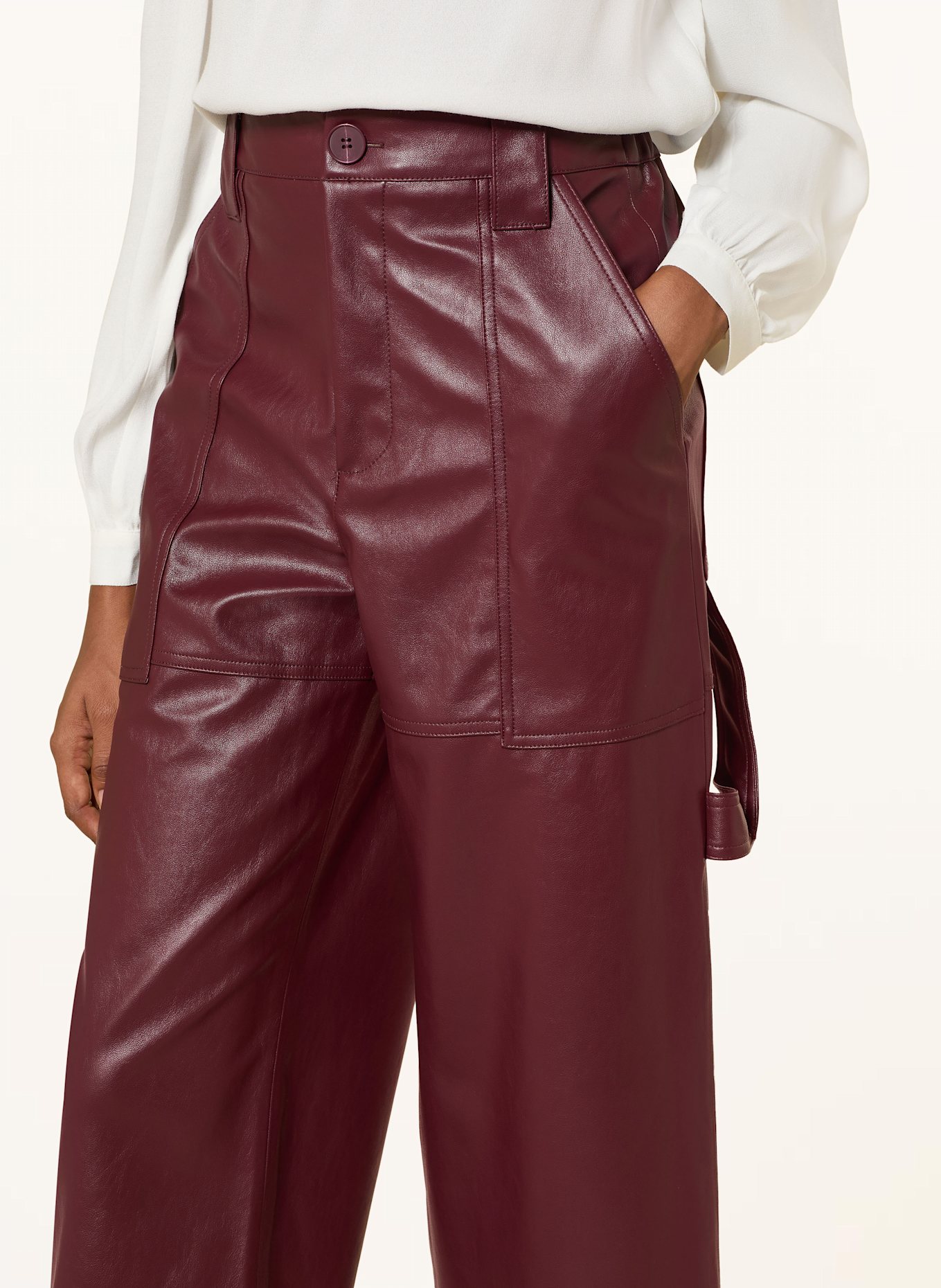 ESSENTIEL ANTWERP Cargohose ITAO in Lederoptik: DUNKELROT