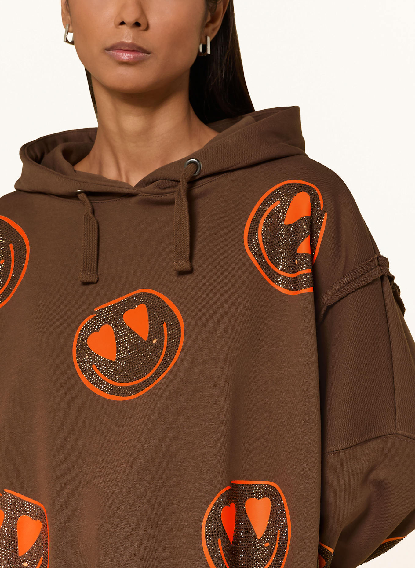 miss goodlife Bluza z kapturem z ozdobnymi kamykami: BRĄZOWY / JASKRAWY POMARAŃCZOWY