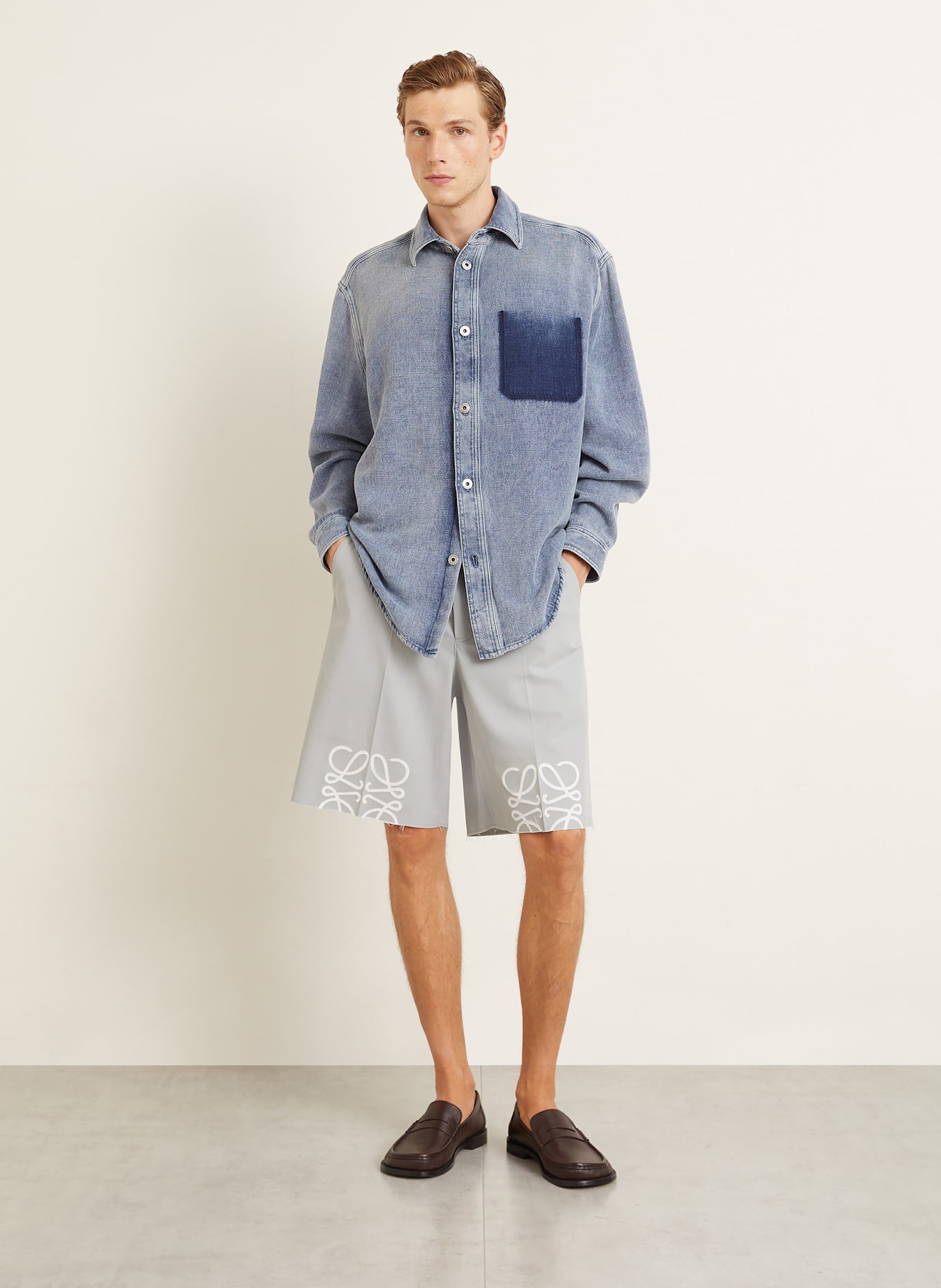 LOEWE Chinoshorts Regular Fit: HELLGRAU / WEISS