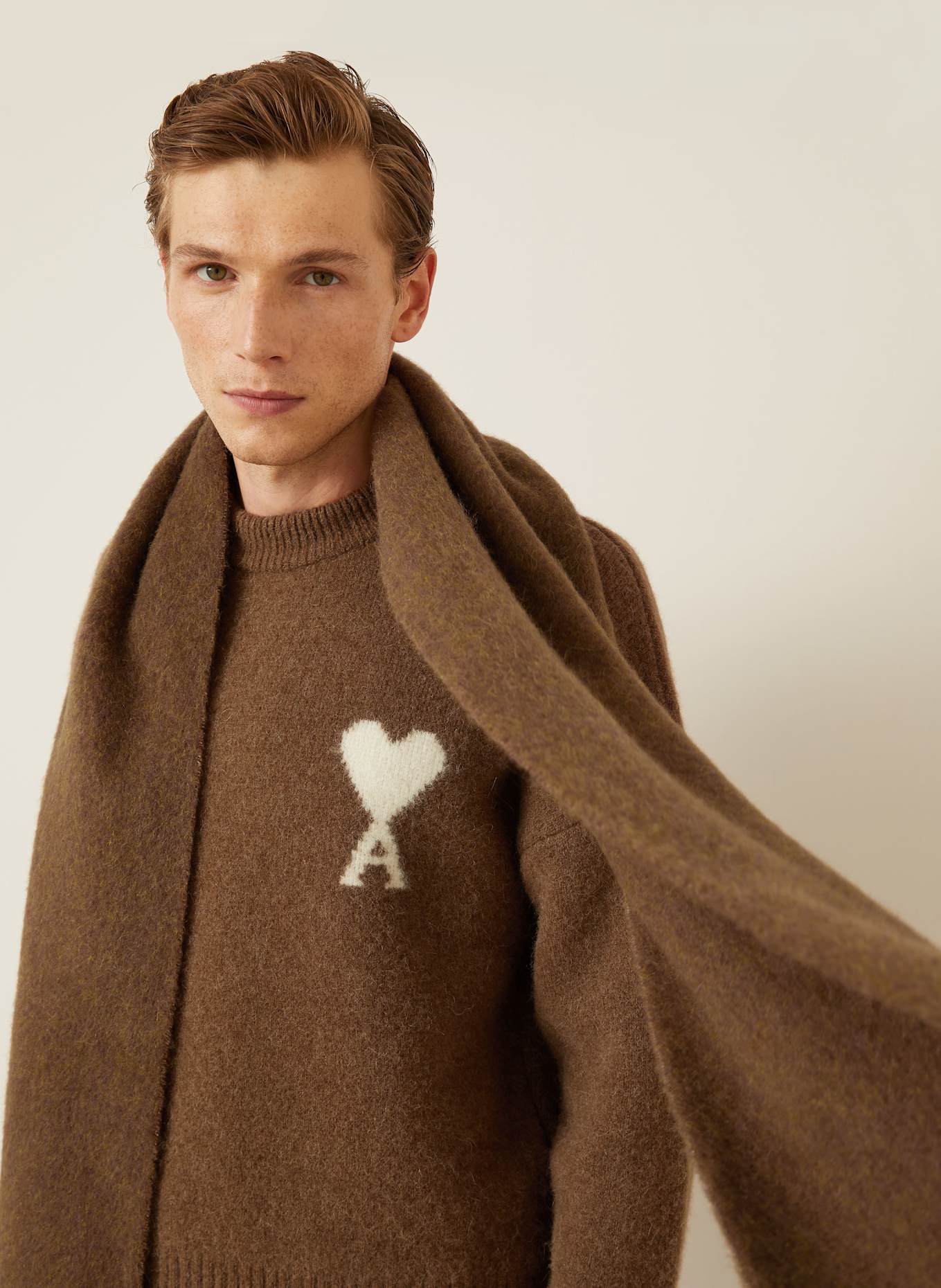 AMI PARIS Pullover mit Alpaka: BRAUN